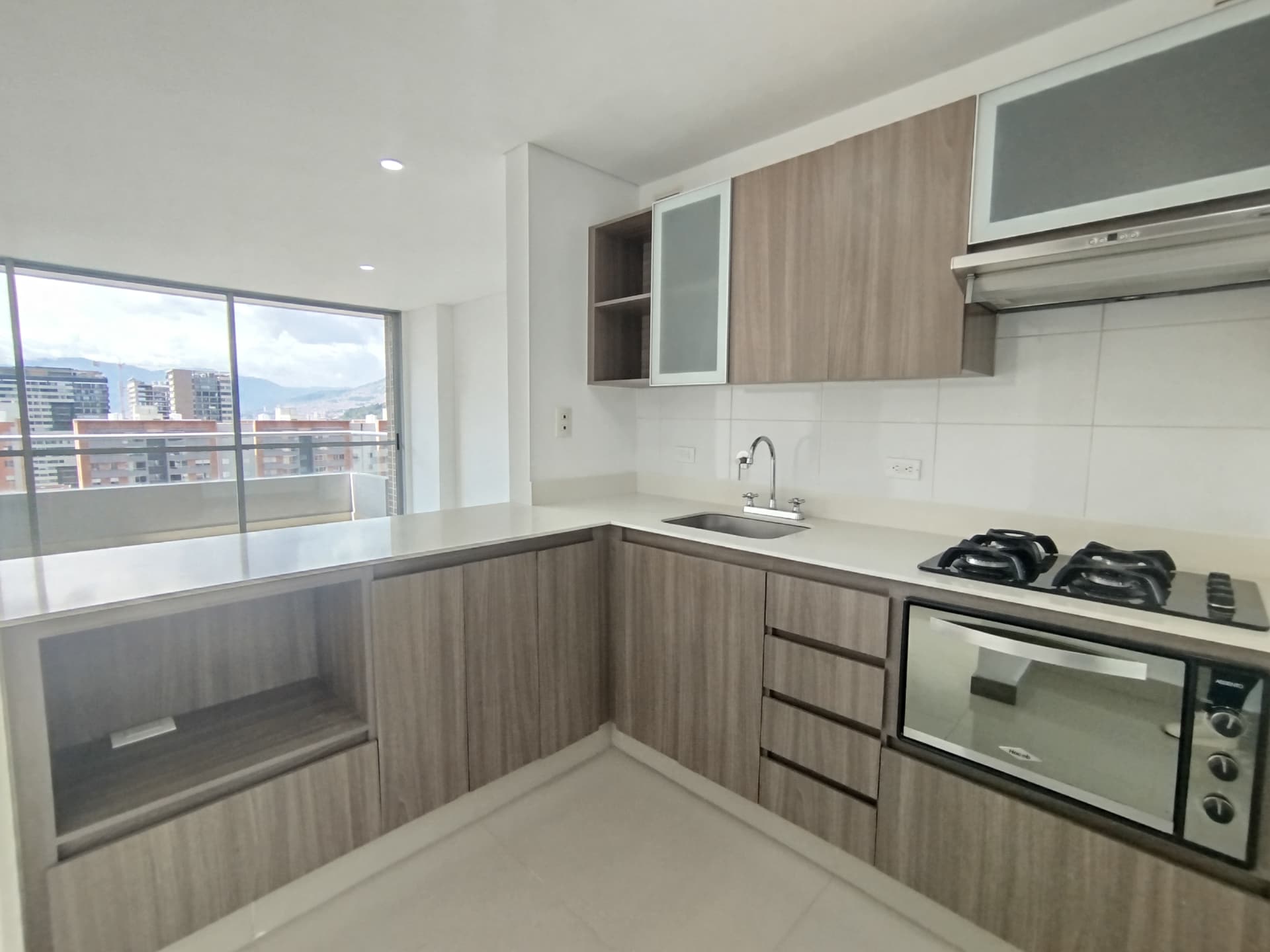 Apartamento en arriendo en Ciudad Del Rio, Medellín — foto 1 de 20
