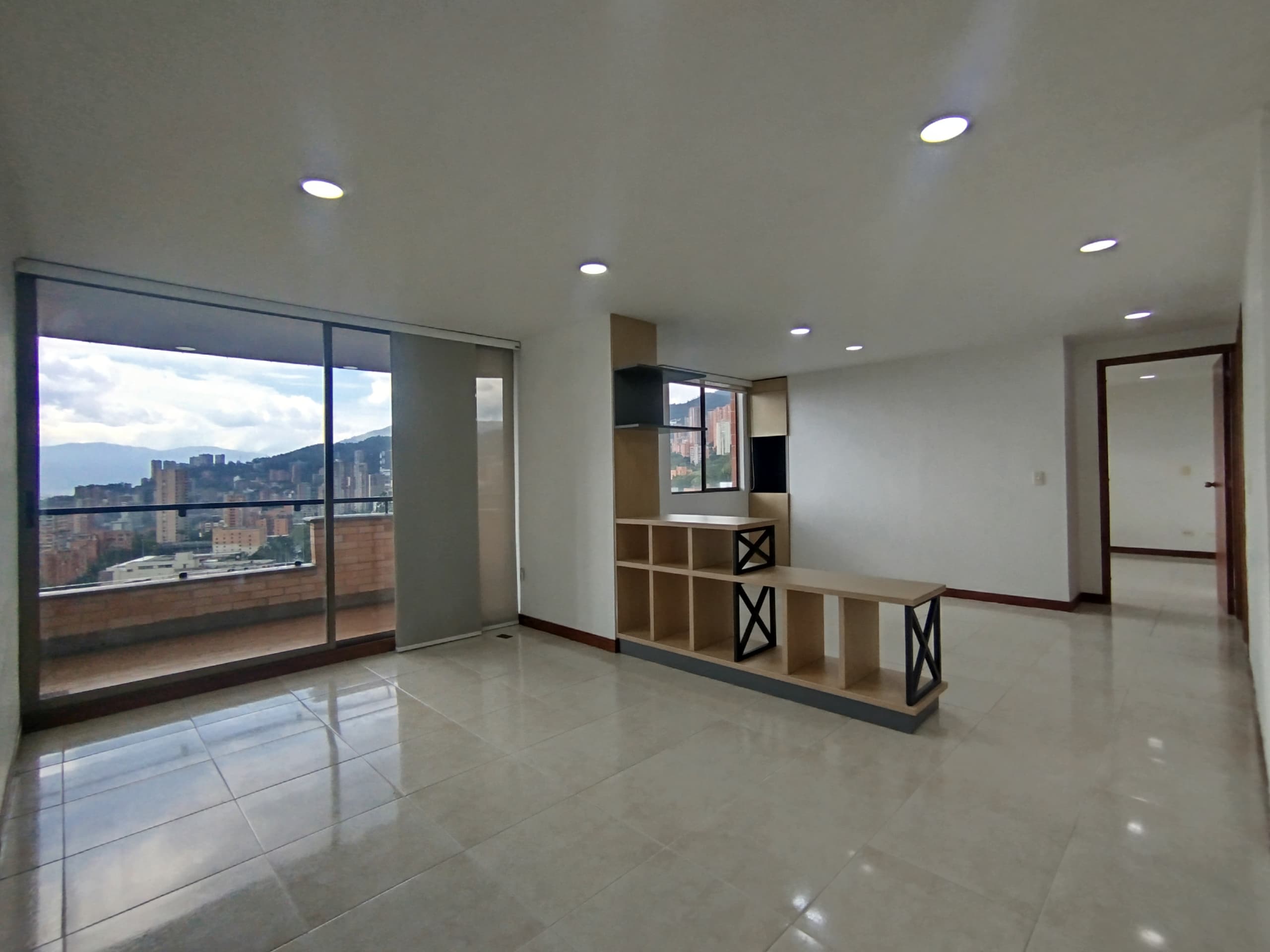 Apartamento en arriendo en Transversal Inferior, Poblado, Medellín — foto 2 de 20