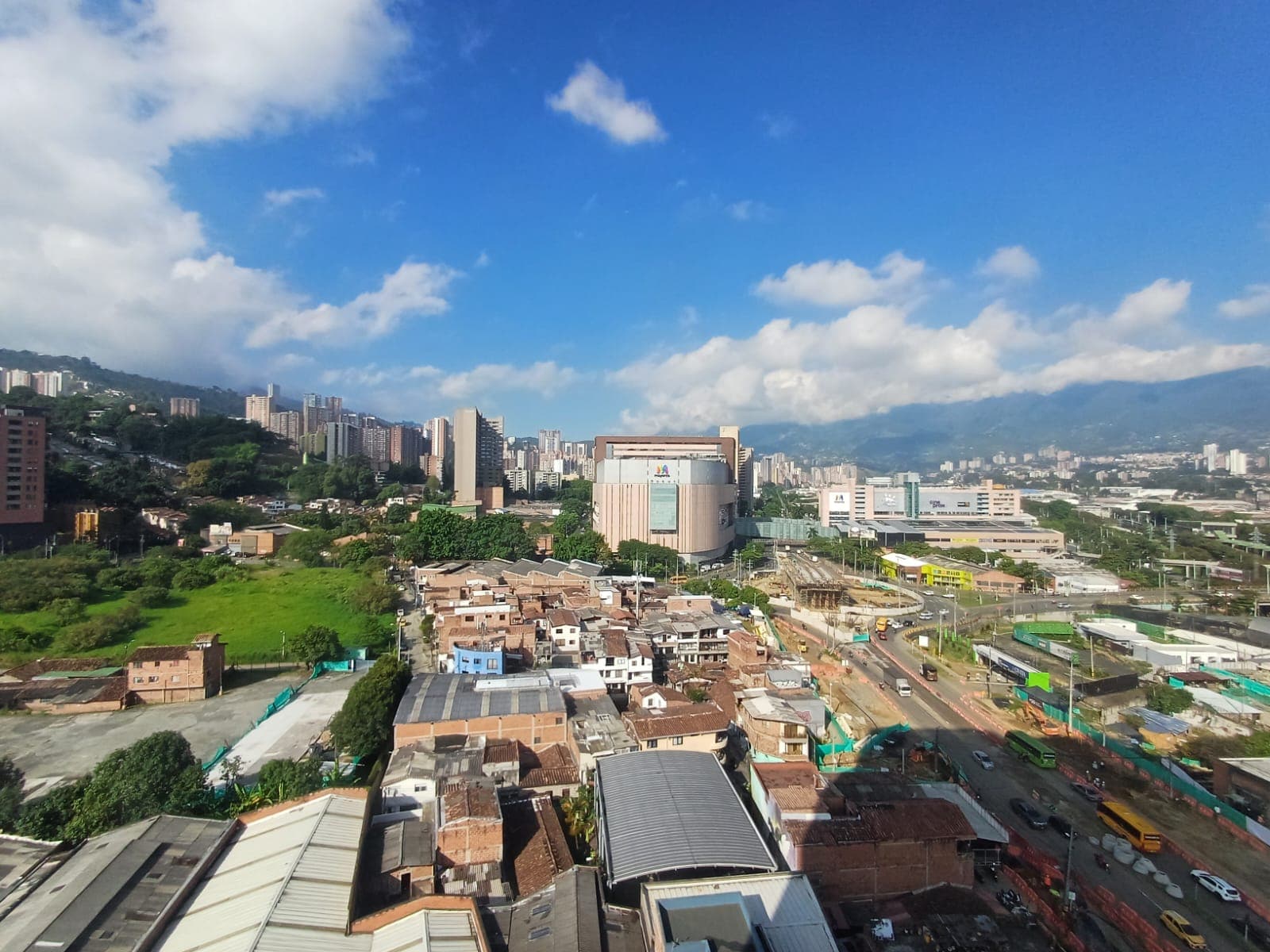 Oficina en arriendo en Las Vegas, Envigado — foto 1 de 13