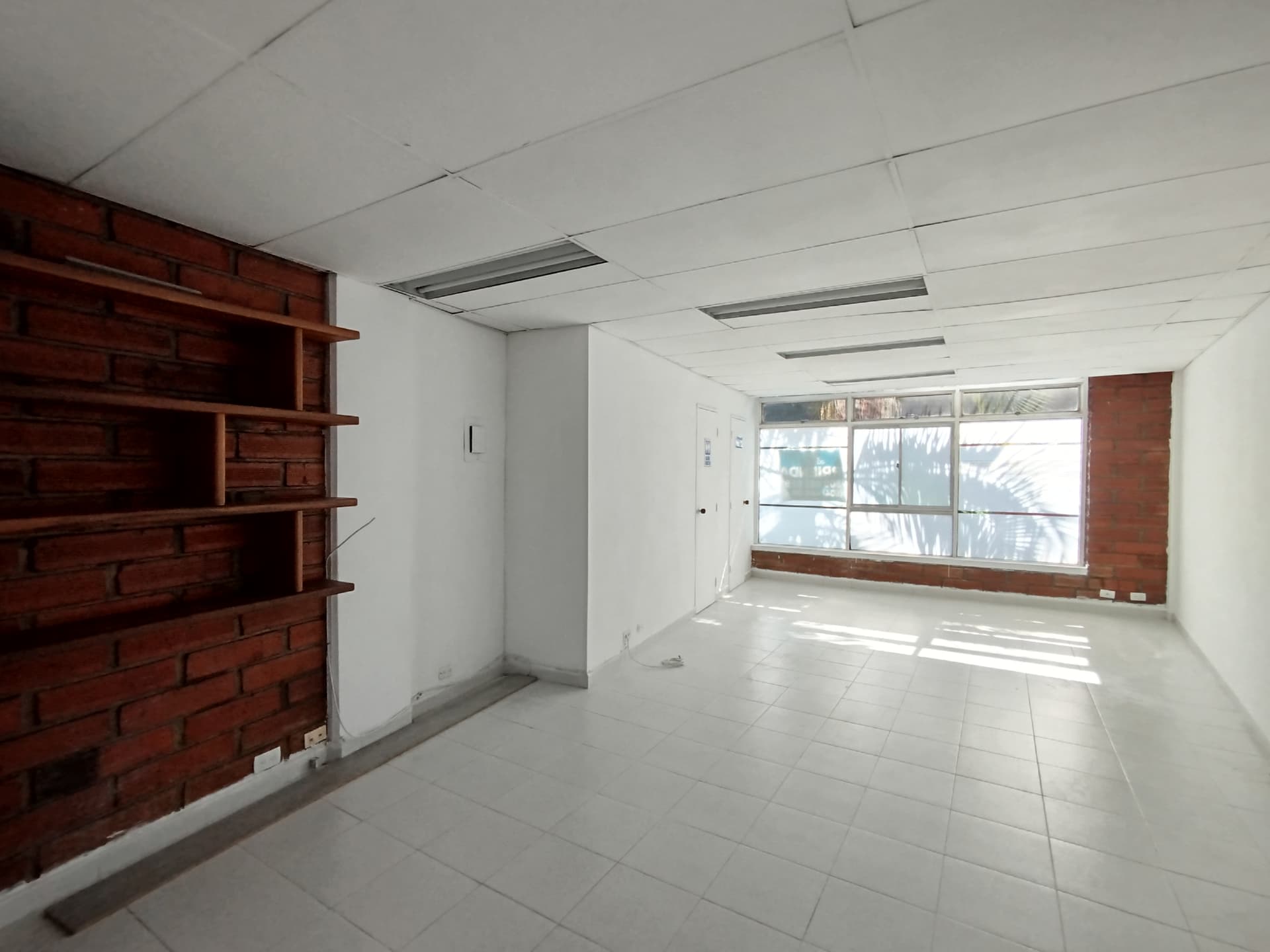 Oficina en arriendo en Miravalle, Belen, Medellín — foto 1 de 13