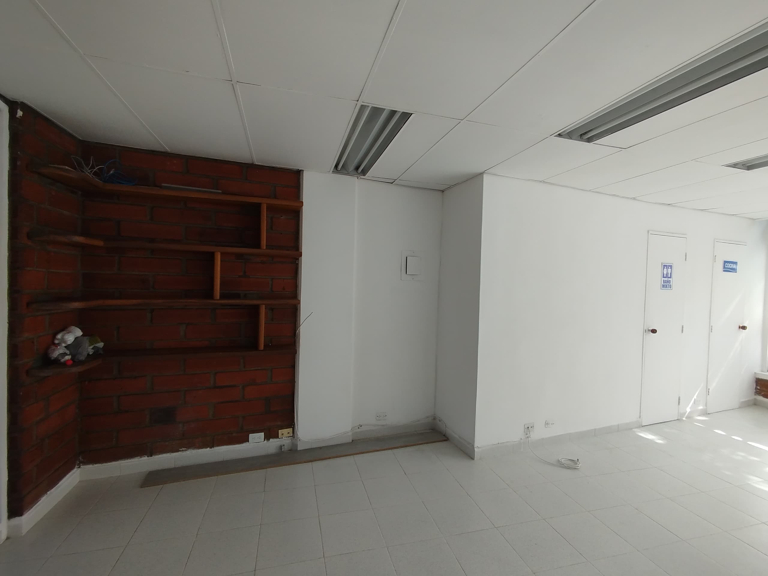 Oficina en arriendo en Miravalle, Belen, Medellín — foto 3 de 13