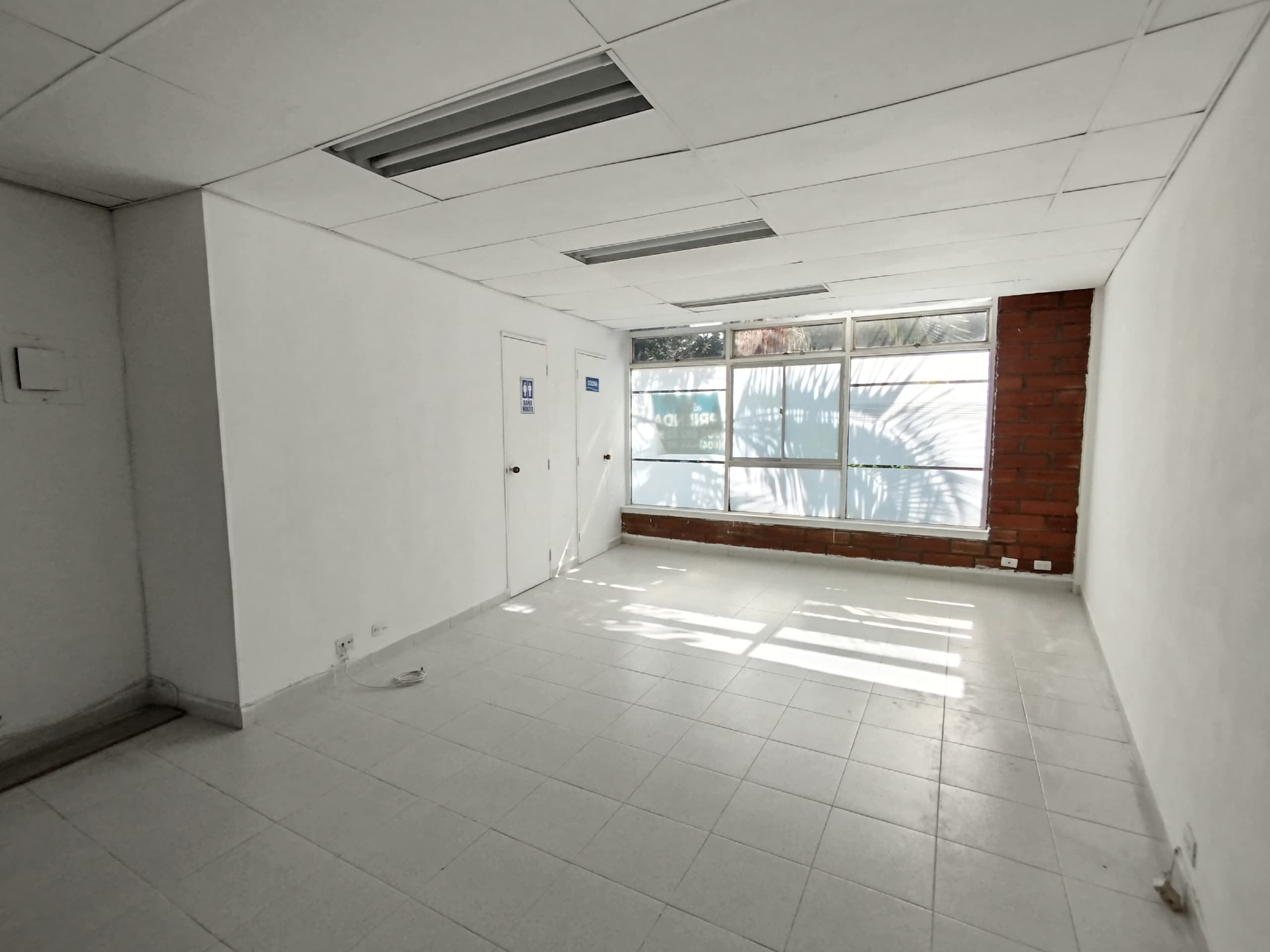 Oficina en arriendo en Miravalle, Belen, Medellín — foto 4 de 13