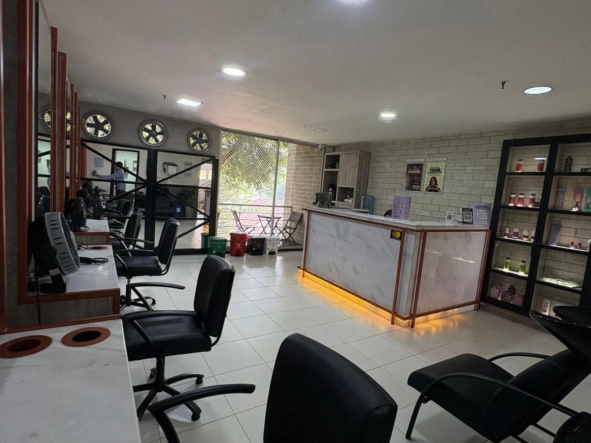 Oficina en arriendo en Envigado — foto 1 de 12