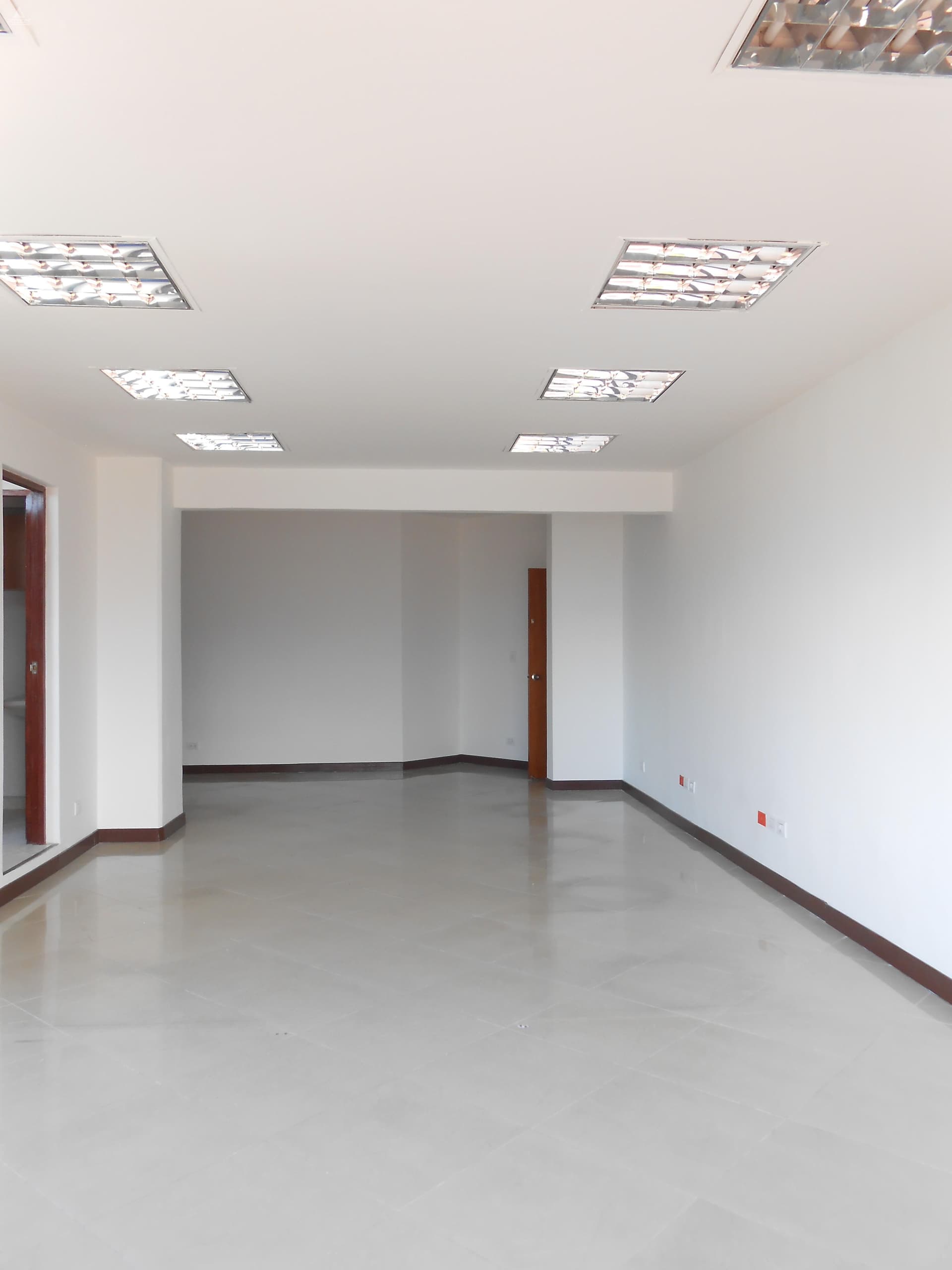 Oficina en arriendo en Med, Centro, Medellín — foto 1 de 15