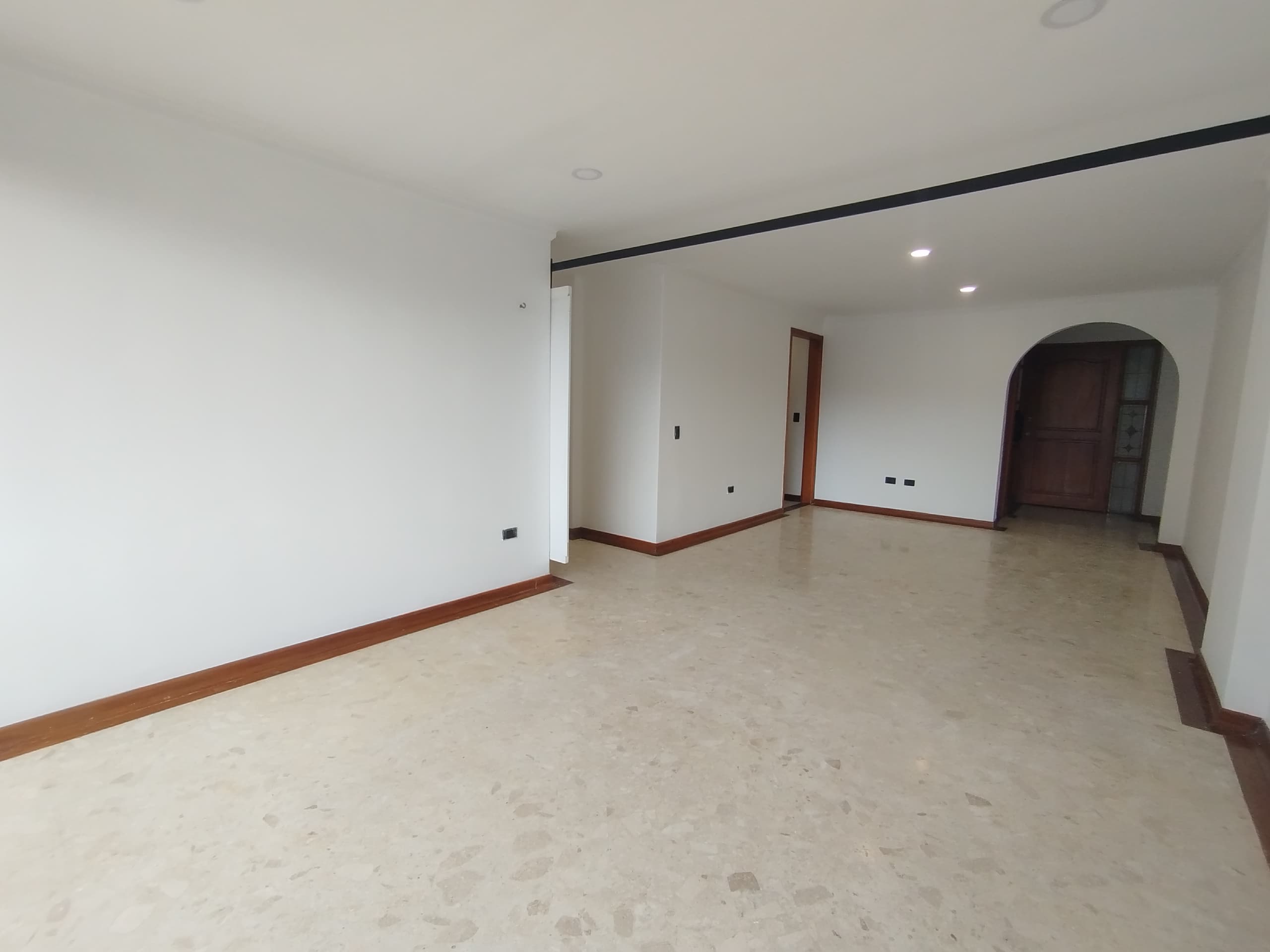 Apartamento en arriendo en Castropol, Poblado, Medellín — foto 2 de 20