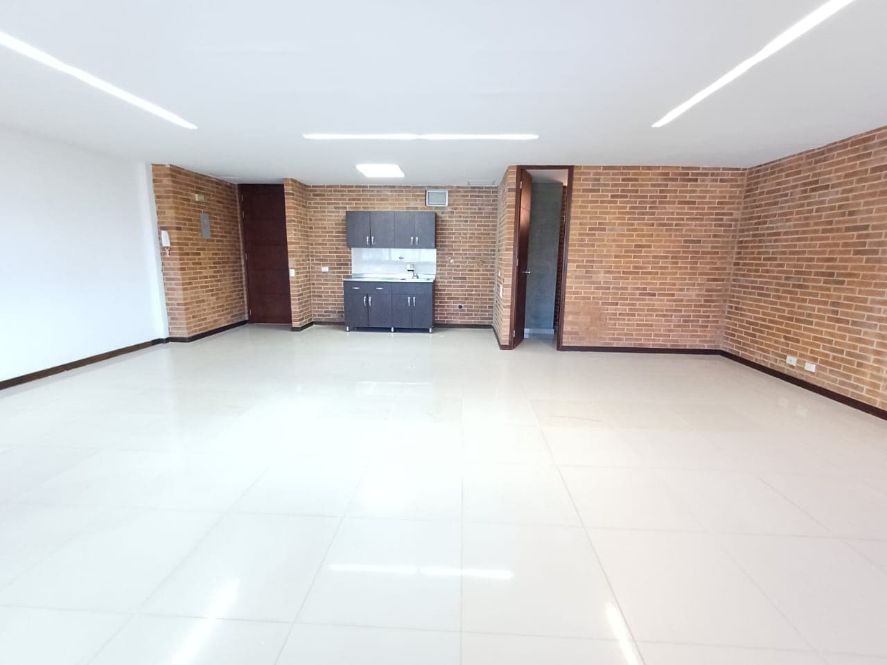 Oficina en arriendo en San Julian, Poblado, Medellín — foto 4 de 12