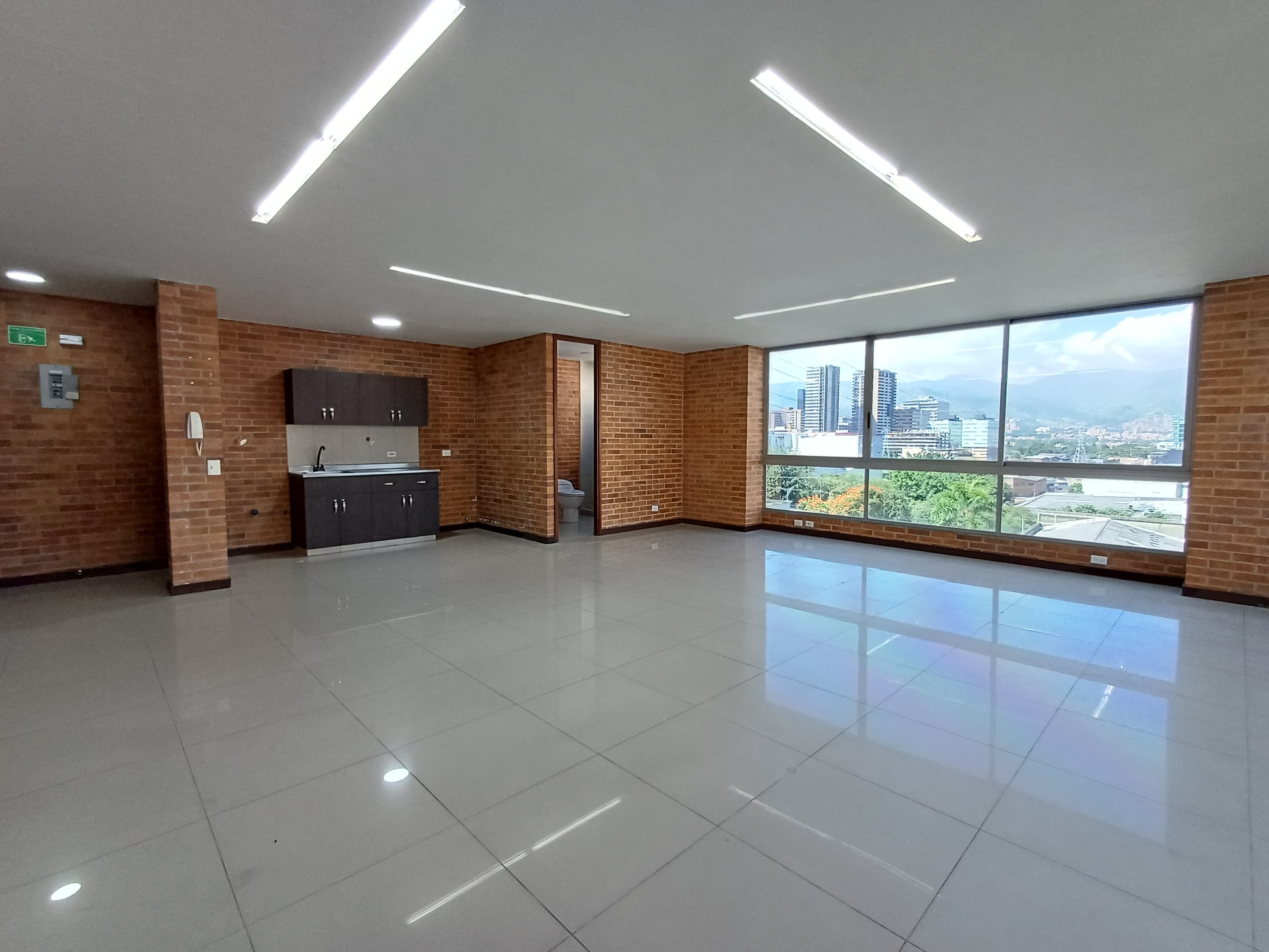 Oficina en arriendo en San Julian, Poblado, Medellín — foto 3 de 13