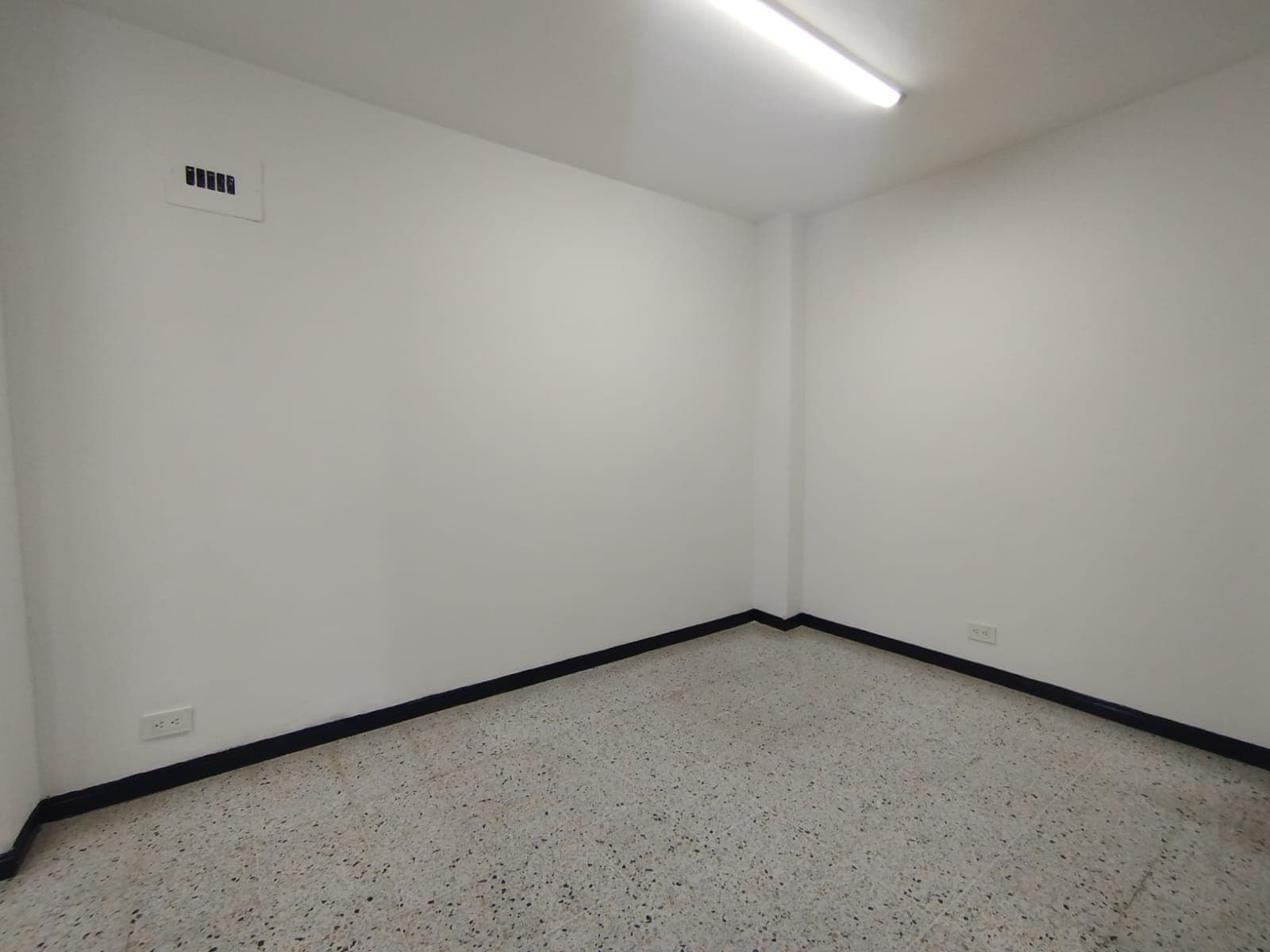 Oficina en arriendo en Suramericana, Laureles, Medellín — foto 5 de 16
