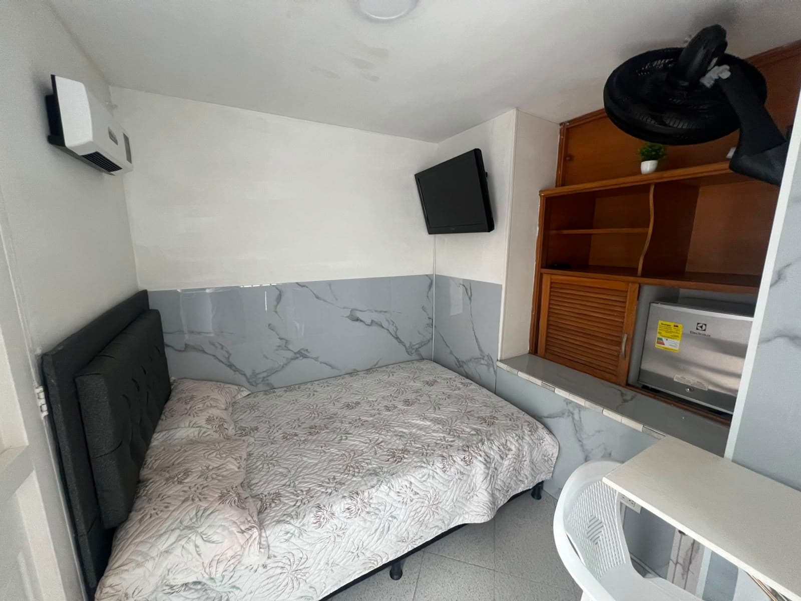 Apartaestudio en arriendo en Laureles, Medellín — foto 2 de 12
