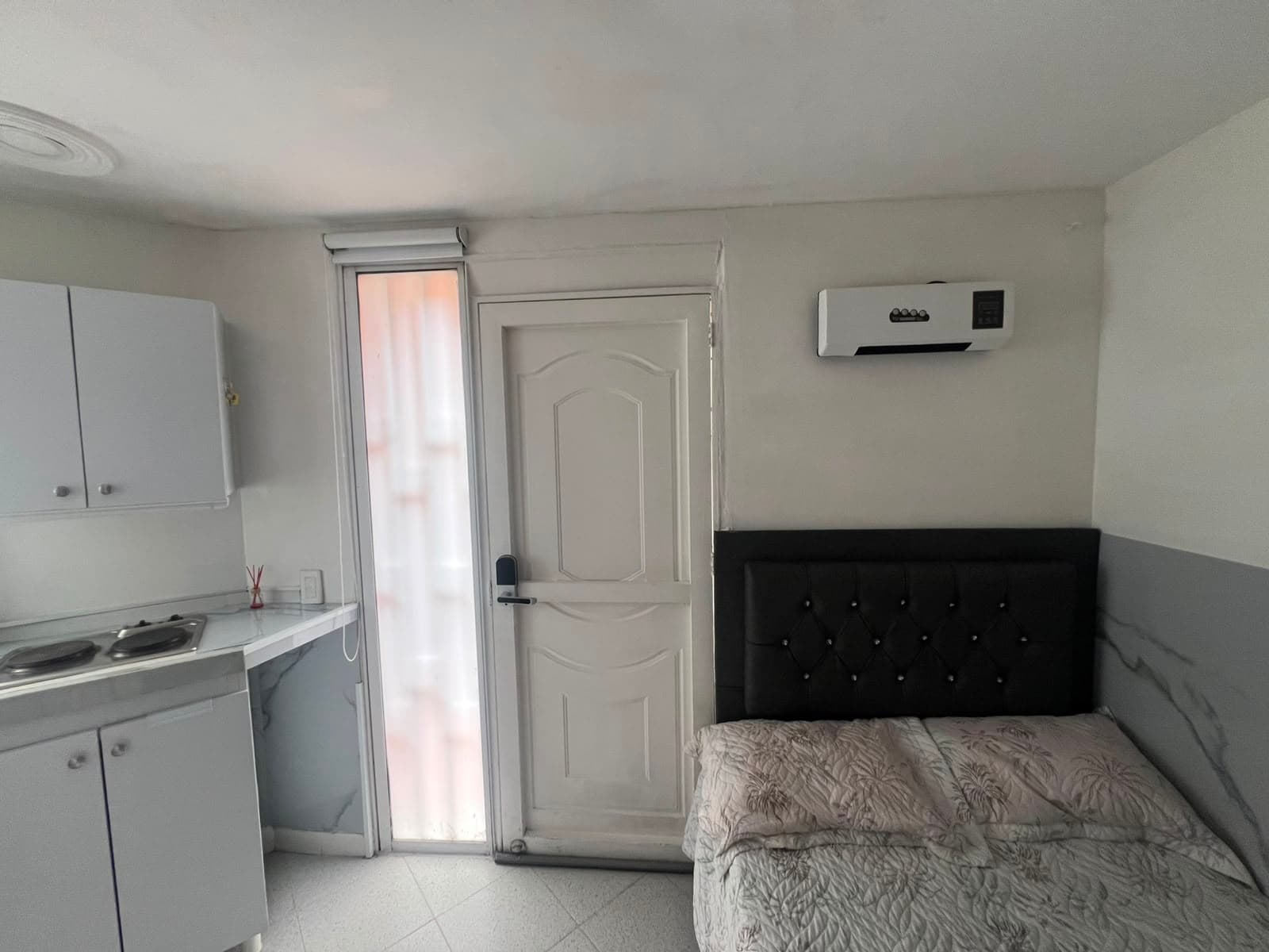 Apartaestudio en arriendo en Laureles, Medellín — foto 3 de 12