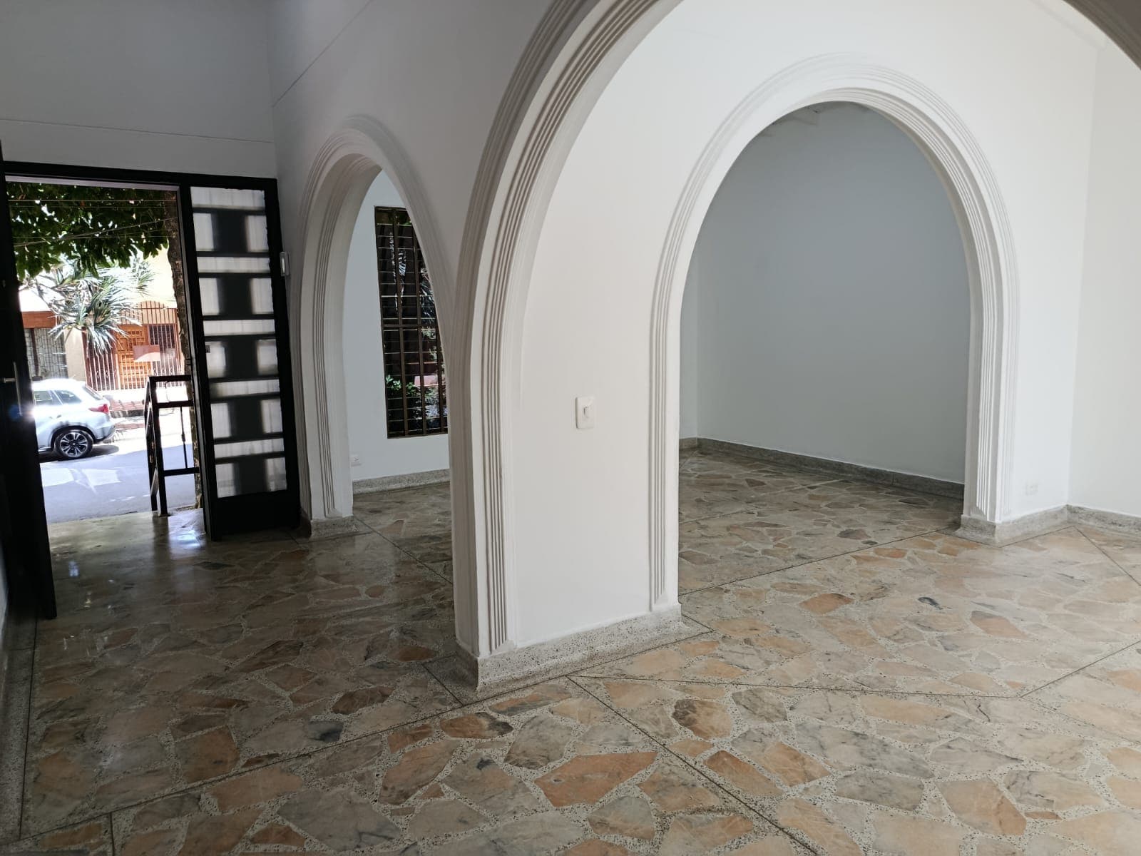 Casa Vivienda en arriendo en La Castellana, Laureles, Medellín — foto 2 de 20
