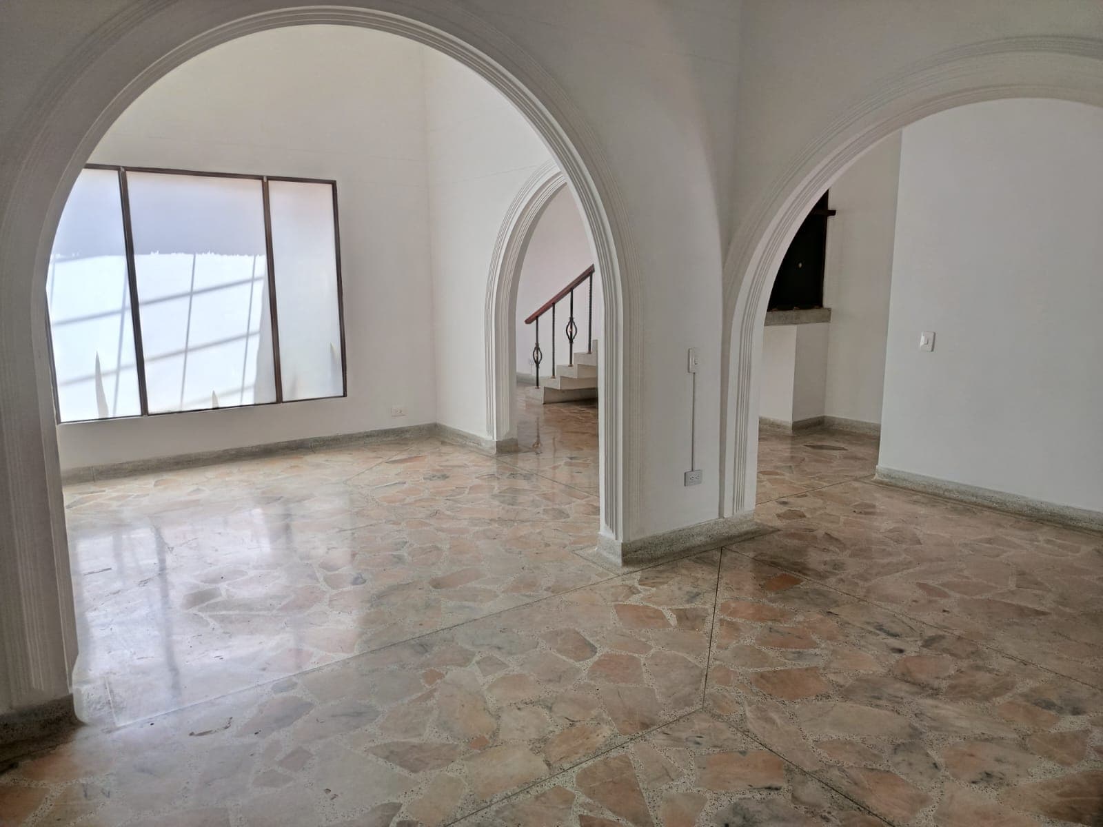 Casa Vivienda en arriendo en La Castellana, Laureles, Medellín — foto 3 de 20