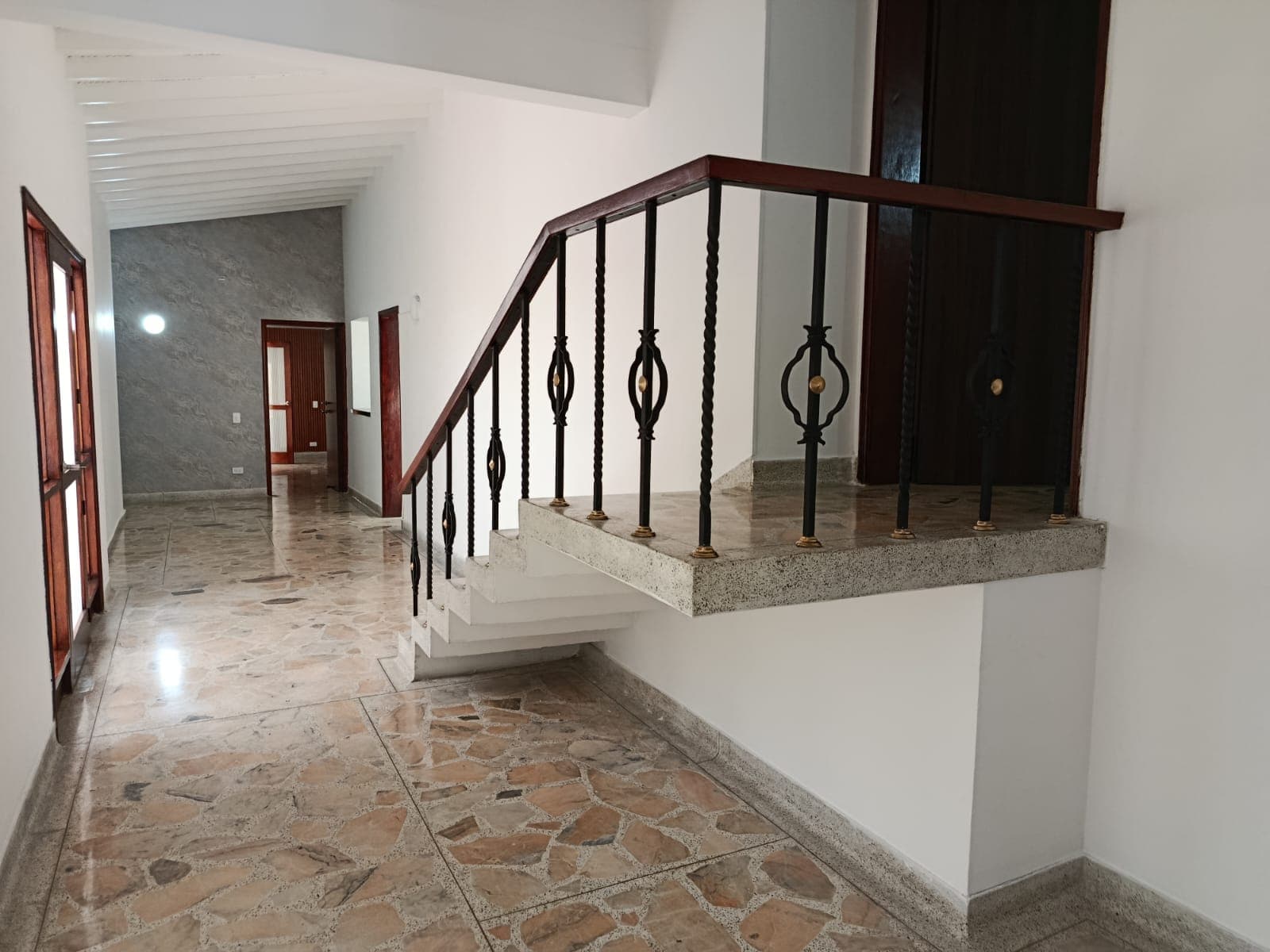 Casa Vivienda en arriendo en La Castellana, Laureles, Medellín — foto 5 de 20