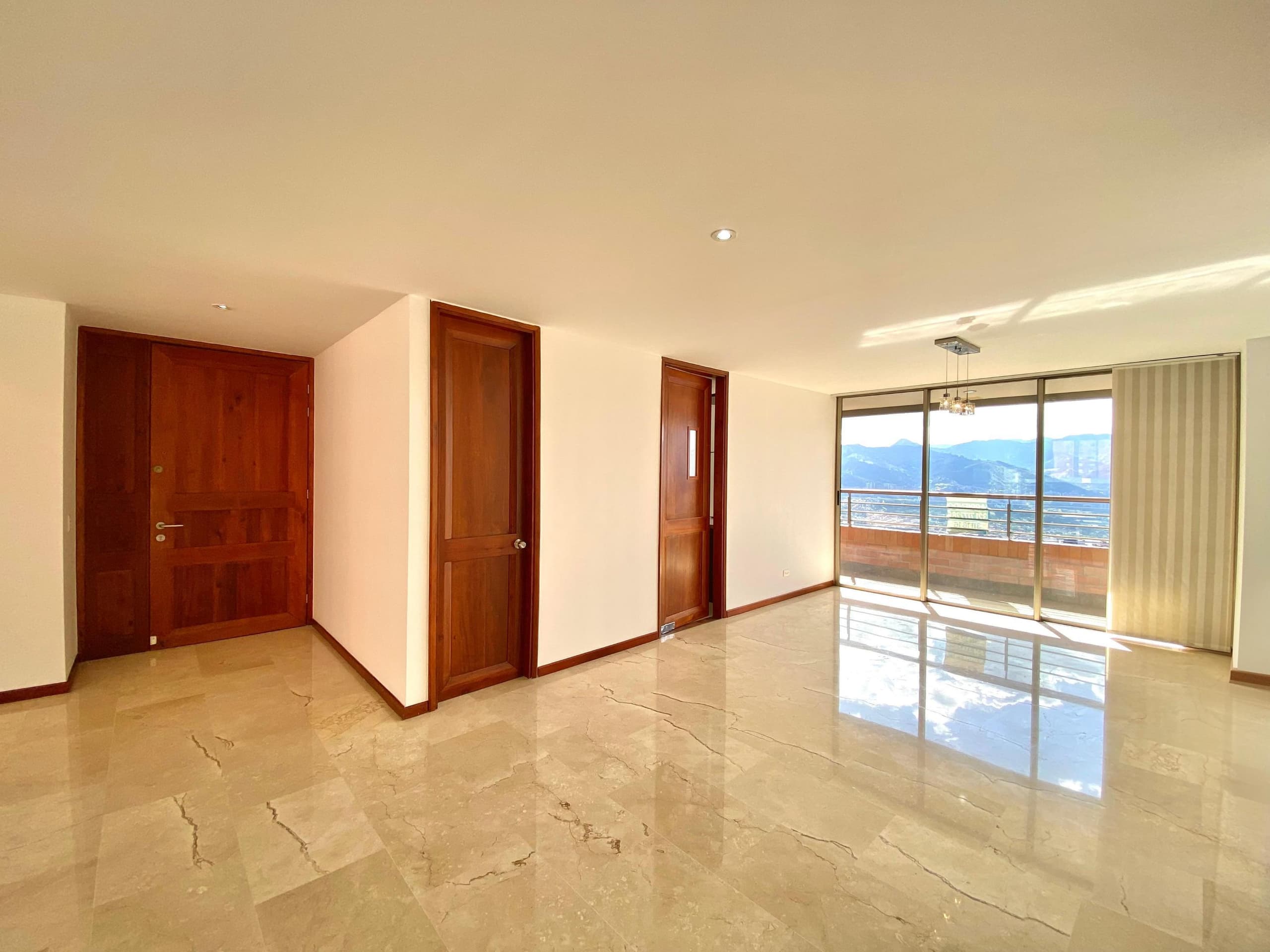 Apartamento en arriendo en El Tesoro, Poblado, Medellín — foto 3 de 20