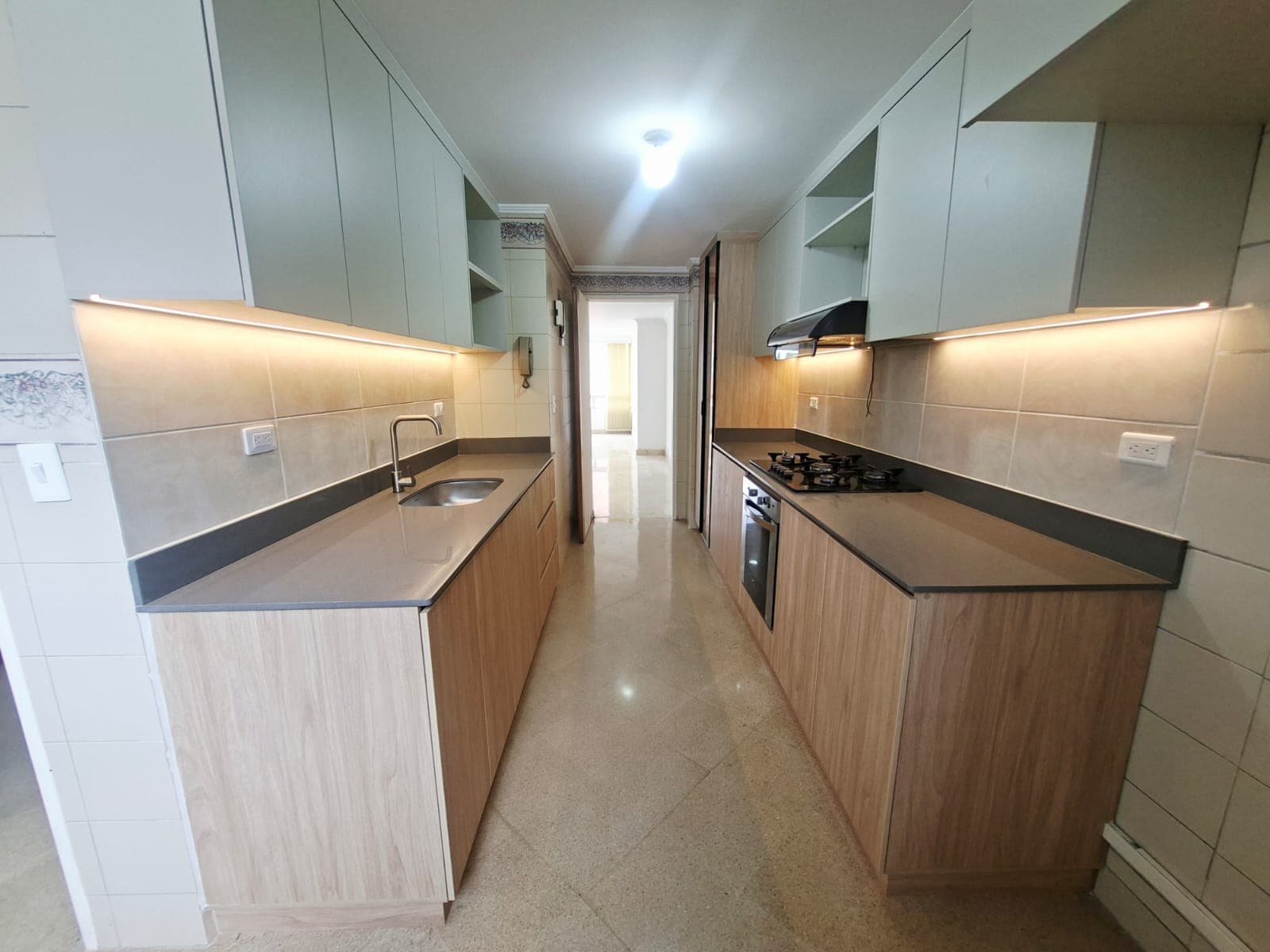 Apartamento en arriendo en El Tesoro, Poblado, Medellín — foto 2 de 19