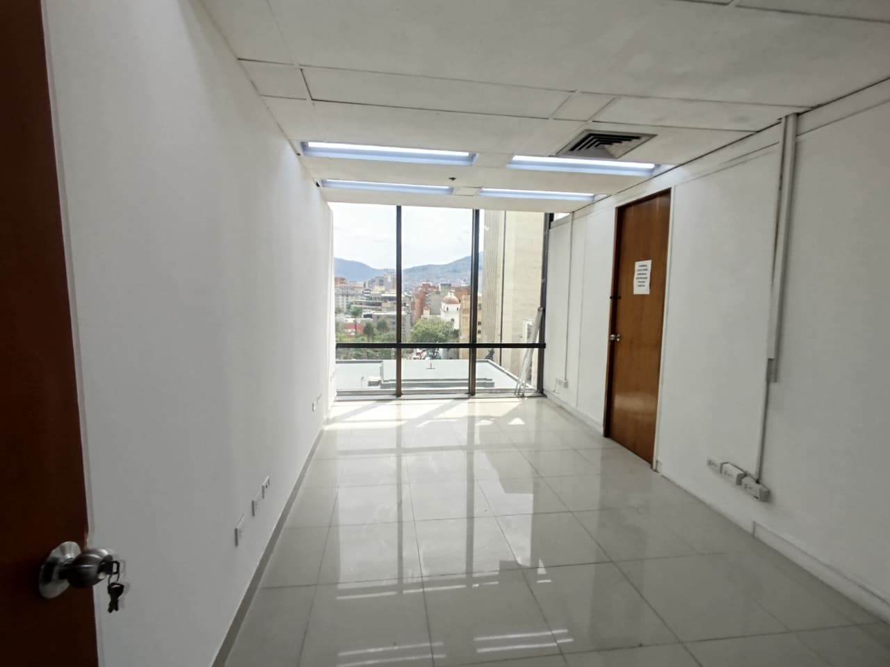 Oficina en arriendo en Med, Centro, Medellín — foto 2 de 12