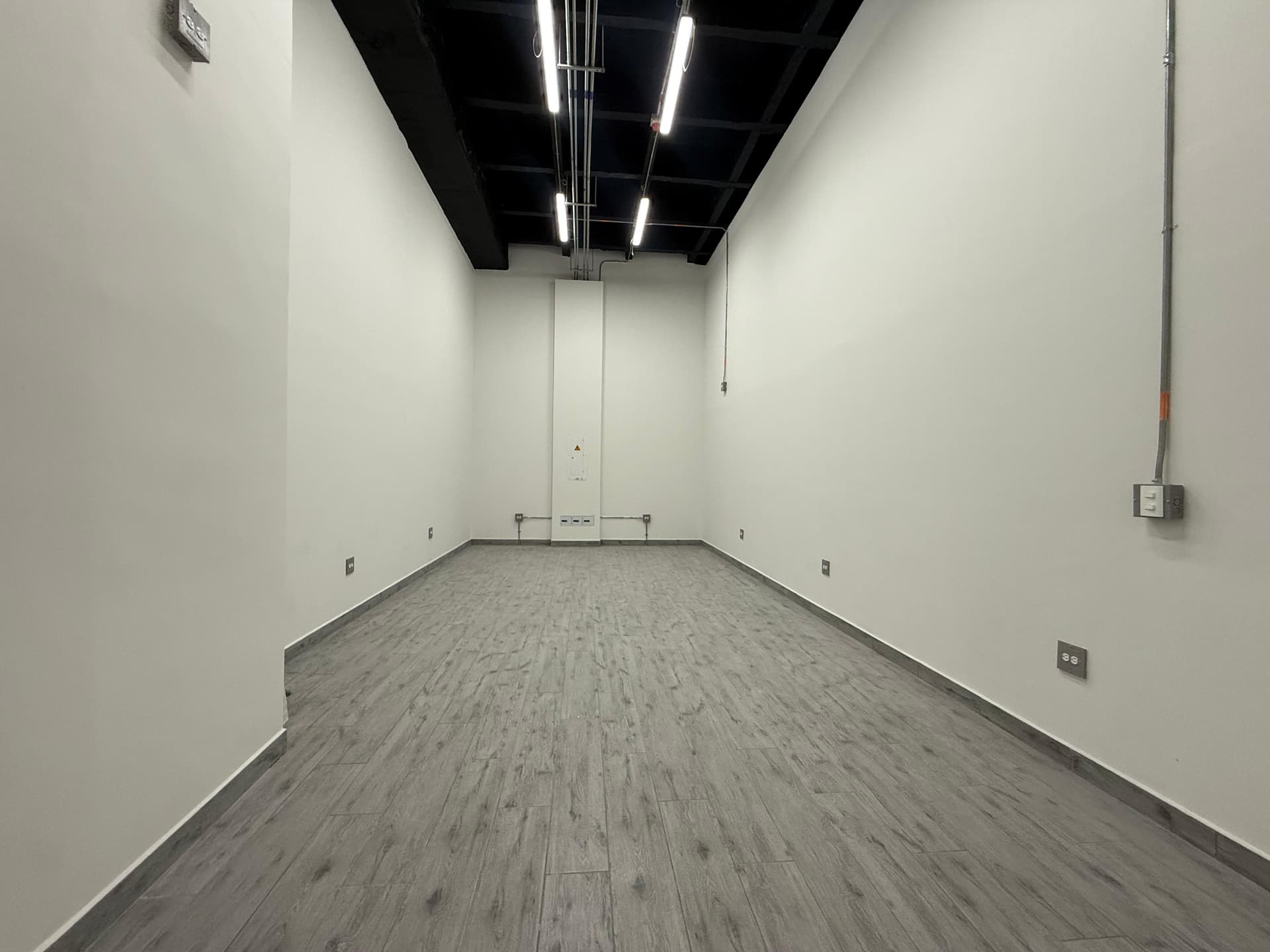 Local en arriendo en Buenos Aires, Centro, Medellín — foto 1 de 8