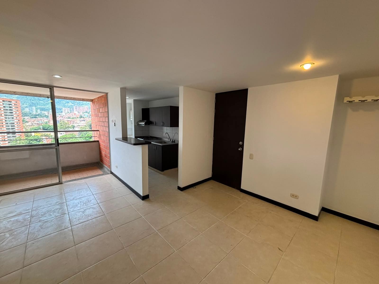 Apartamento en arriendo en Itagui — foto 3 de 14