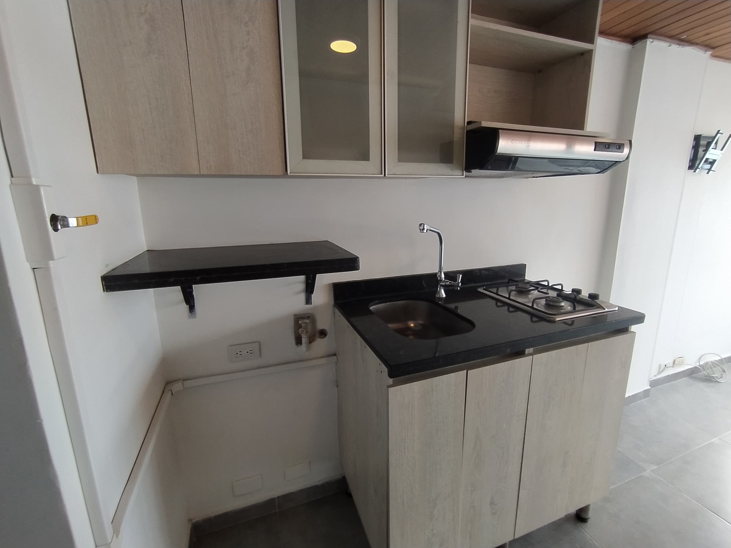 Apartaestudio en arriendo en Villa Nueva, Centro, Medellín — foto 3 de 14