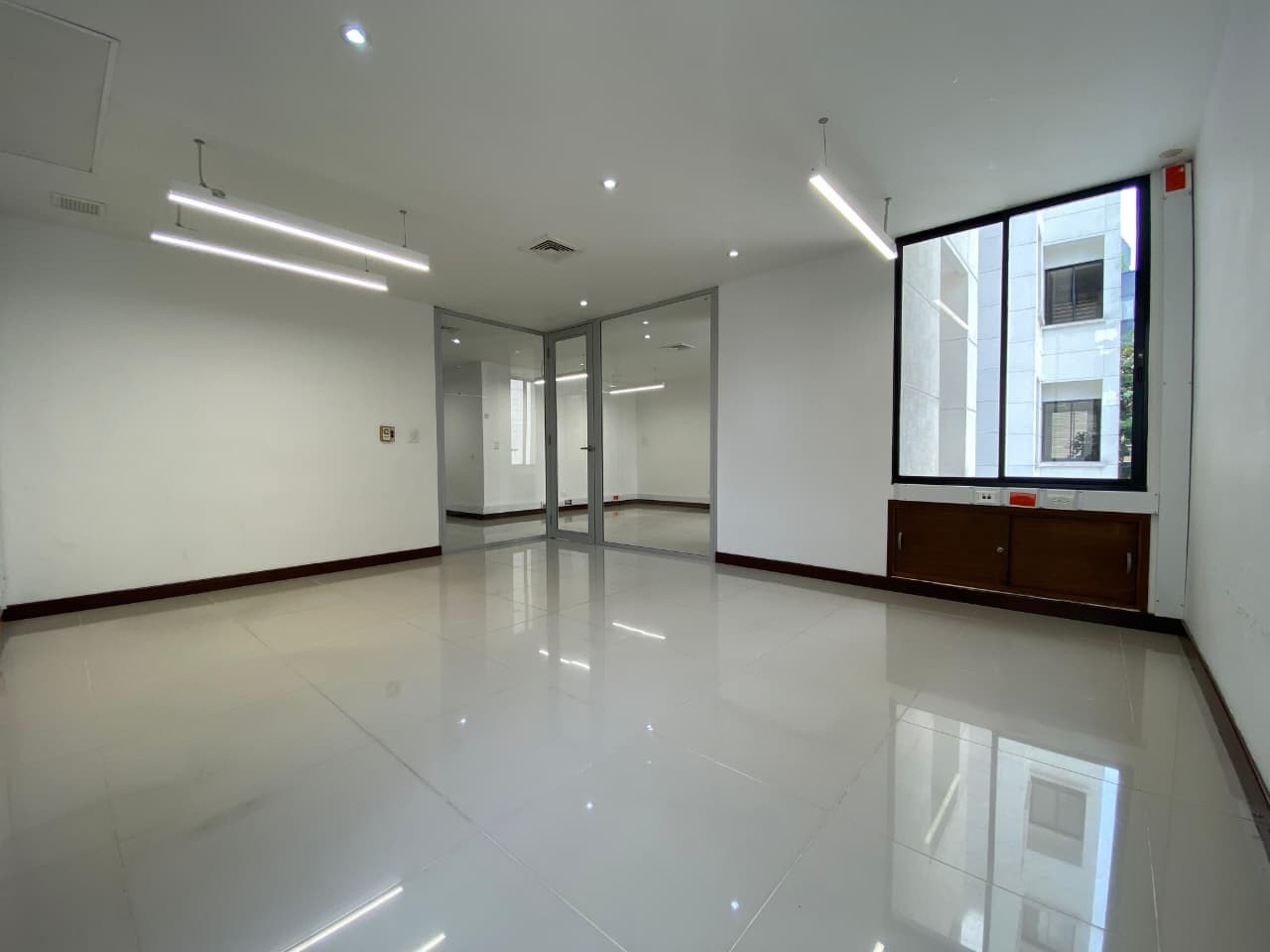 Oficina en arriendo en Milla De Oro, Poblado, Medellín — foto 4 de 18