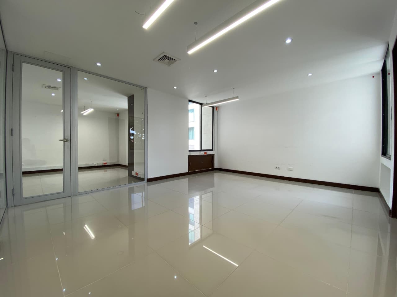 Oficina en arriendo en Milla De Oro, Poblado, Medellín — foto 5 de 18