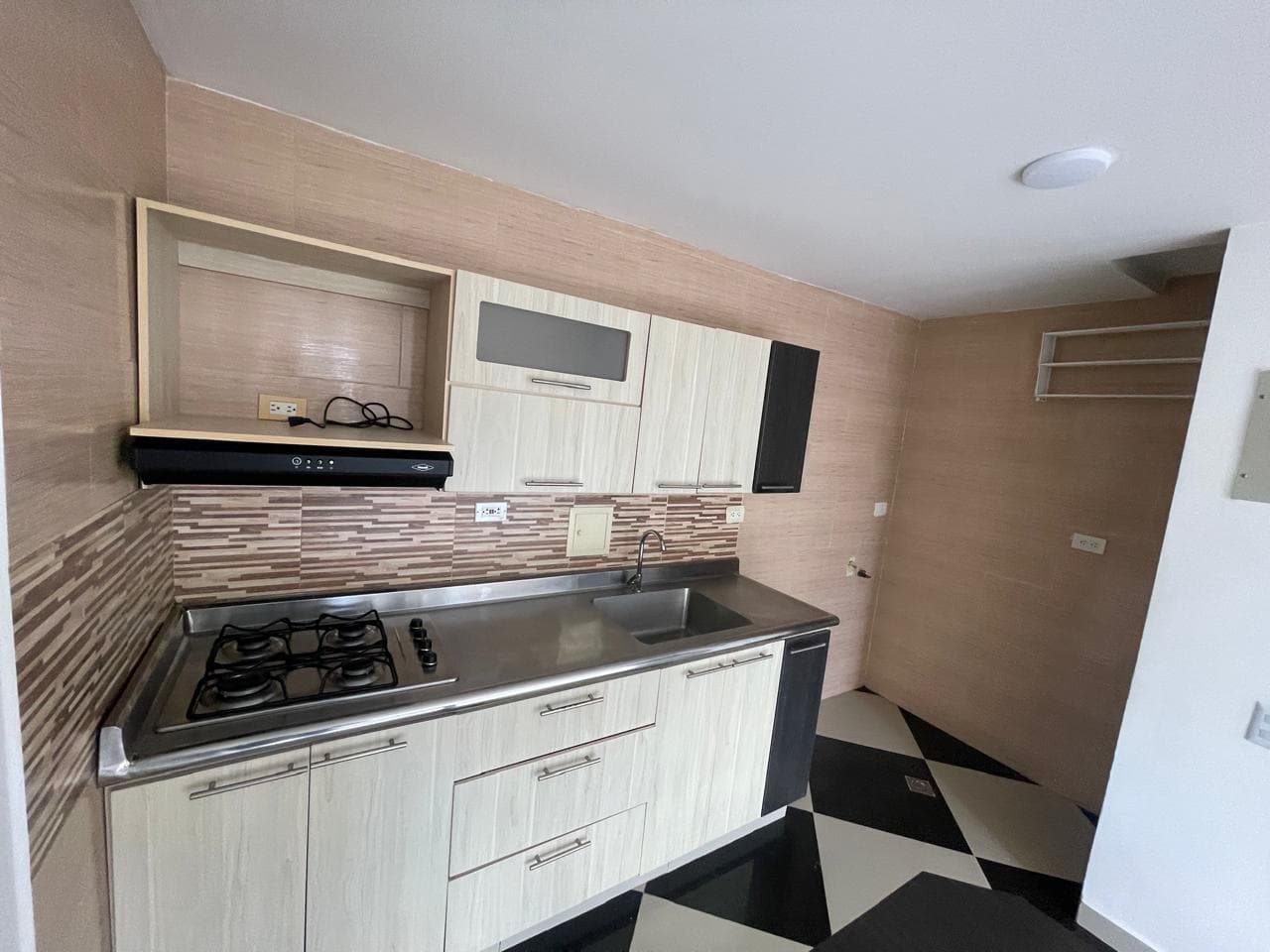 Apartamento en arriendo en Rodeo Alto, Belen, Medellín — foto 2 de 16