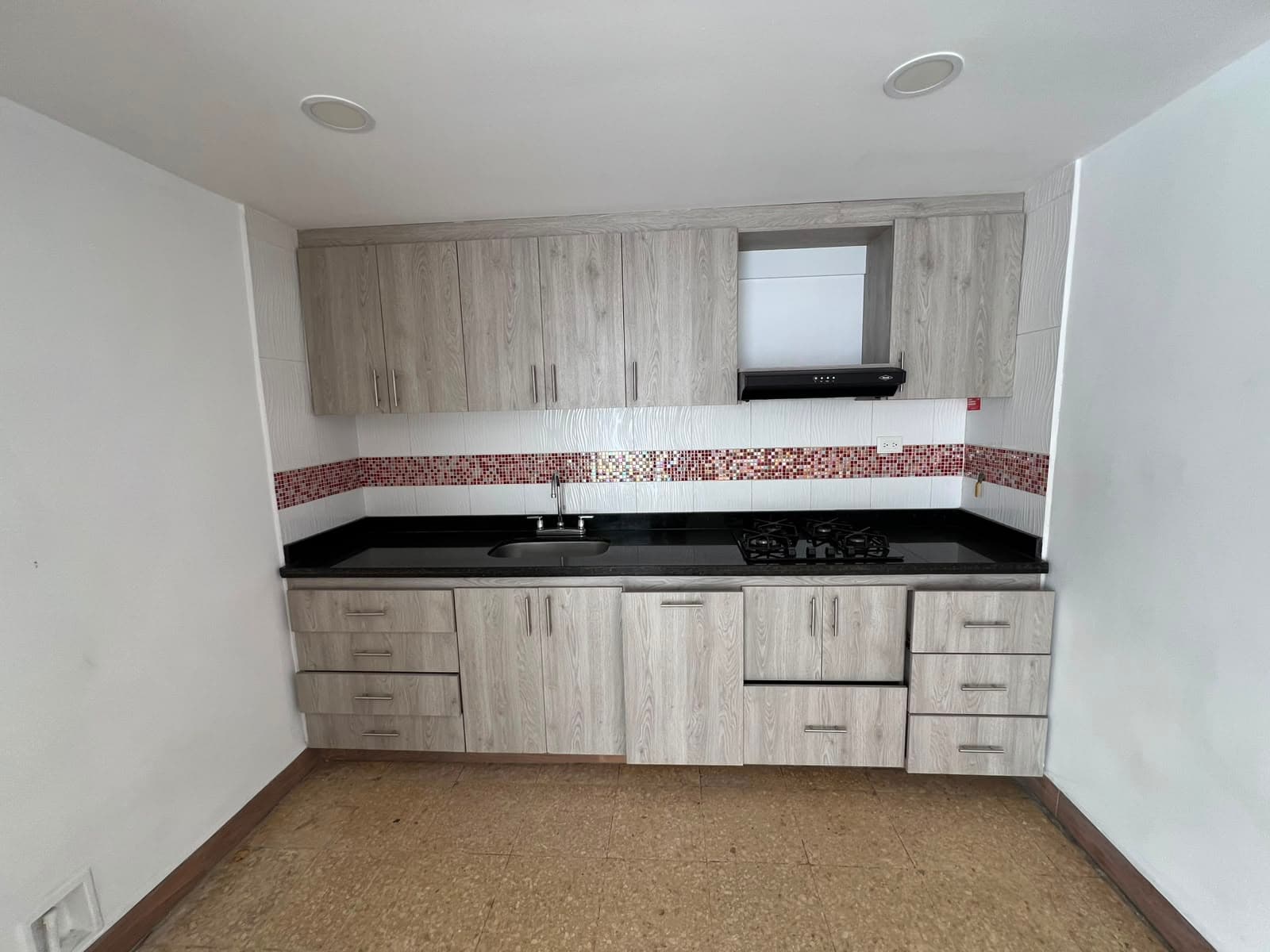 Casa Vivienda en arriendo en La Floresta, La America, Medellín — foto 1 de 19