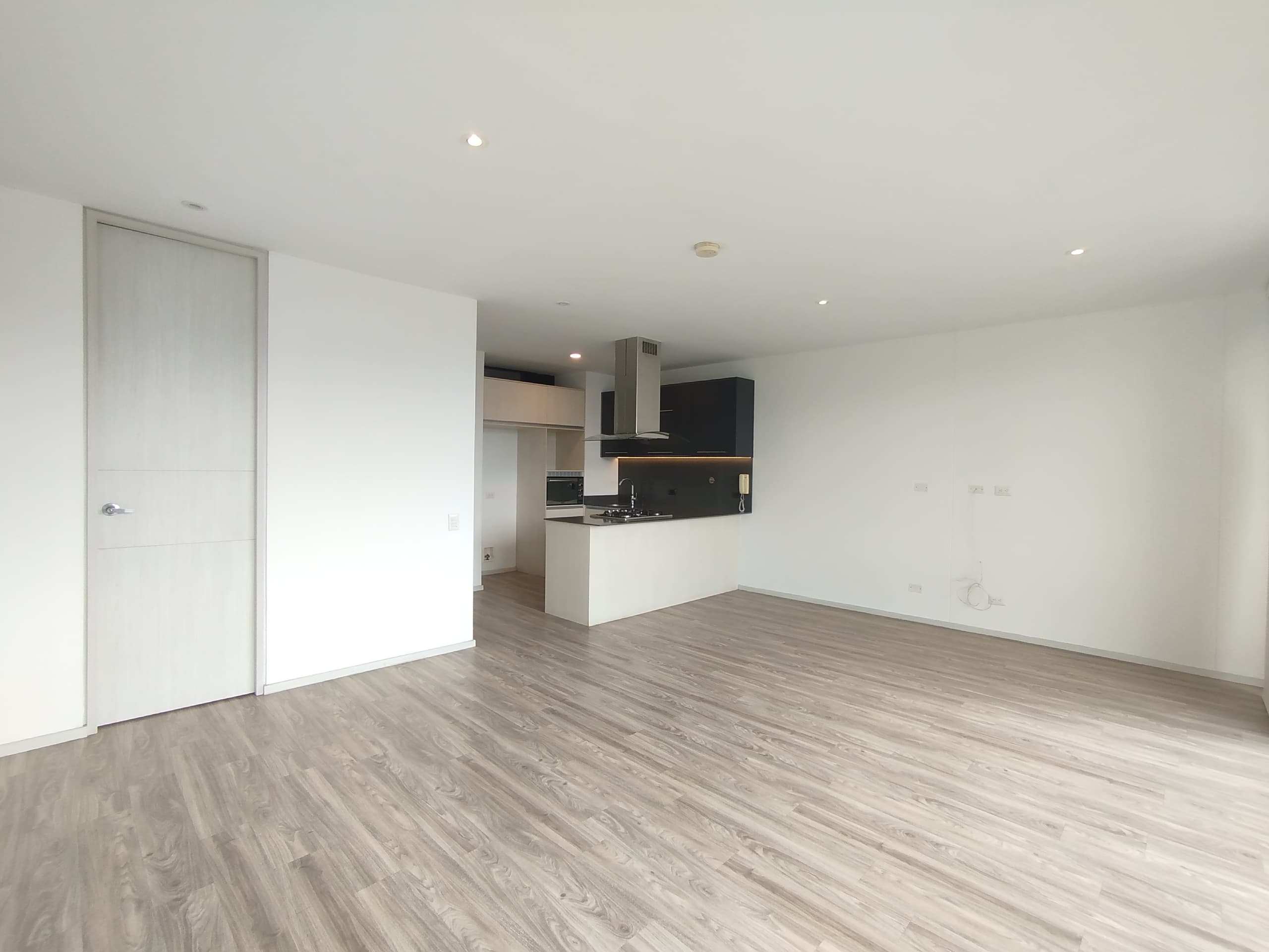Apartamento en arriendo en La Aguacatala, Poblado, Medellín — foto 4 de 20