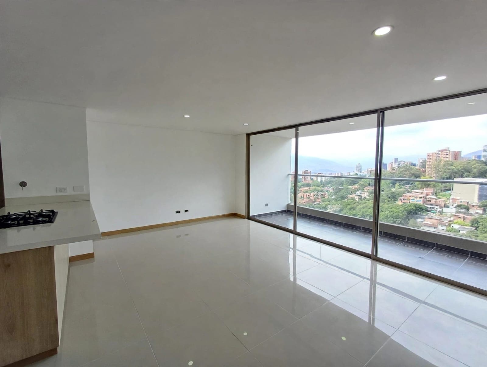 Apartamento en arriendo en El Esmeraldal, Envigado — foto 1 de 20