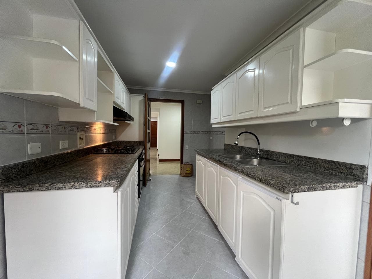 Apartamento en arriendo en Las Lomas, Poblado, Medellín — foto 1 de 20