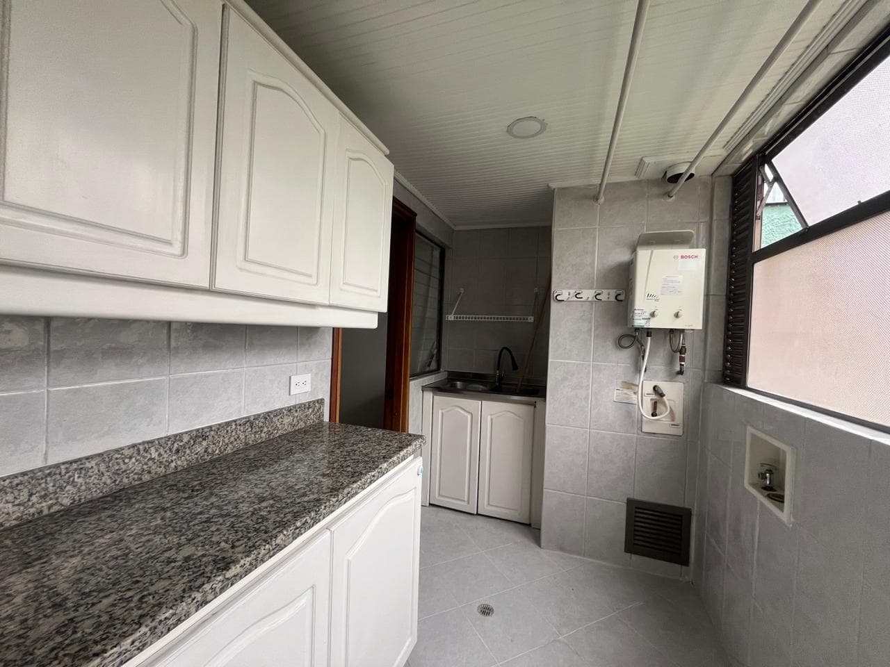 Apartamento en arriendo en Las Lomas, Poblado, Medellín — foto 3 de 20