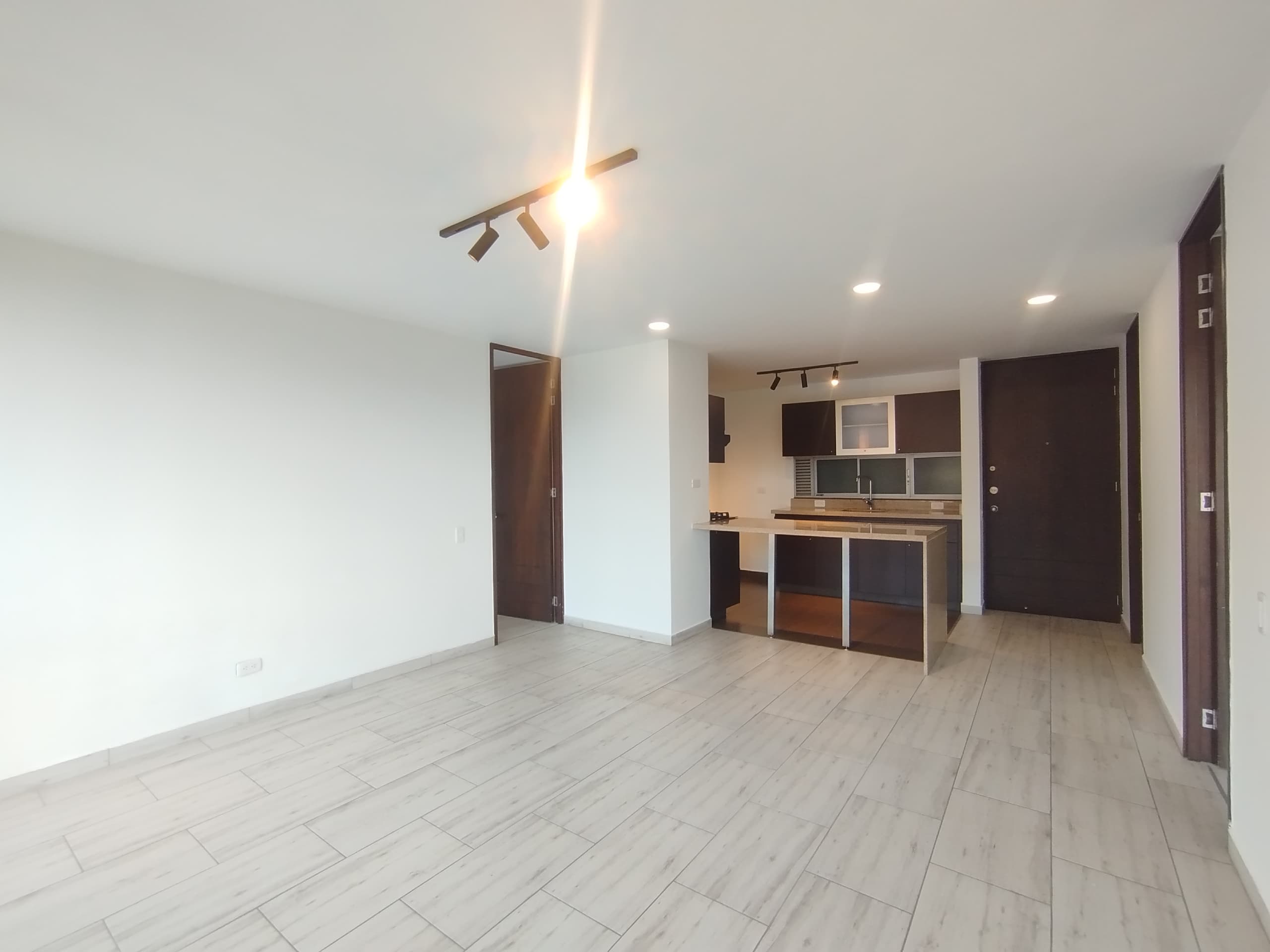 Apartamento en arriendo en Milla De Oro, Poblado, Medellín — foto 1 de 20