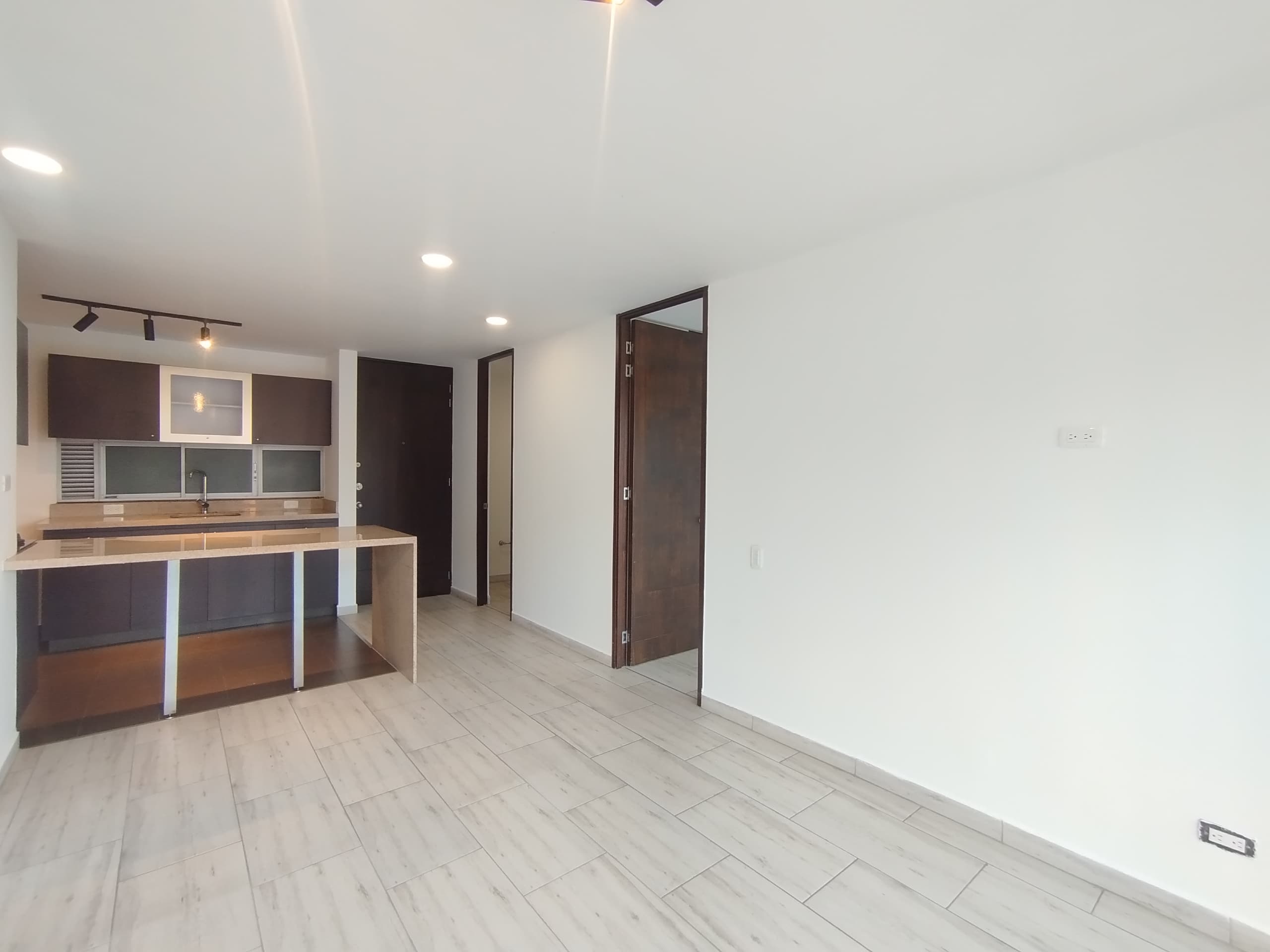 Apartamento en arriendo en Milla De Oro, Poblado, Medellín — foto 2 de 20
