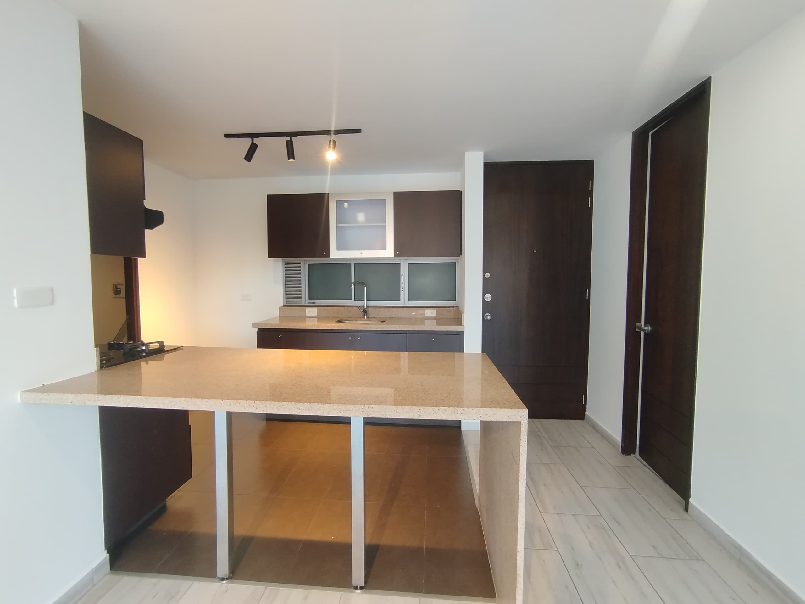 Apartamento en arriendo en Milla De Oro, Poblado, Medellín — foto 3 de 20
