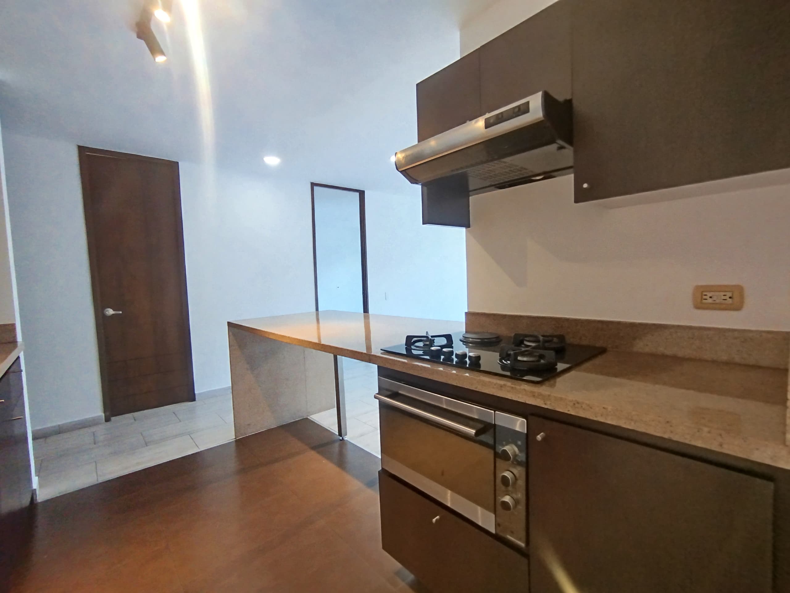 Apartamento en arriendo en Milla De Oro, Poblado, Medellín — foto 5 de 20