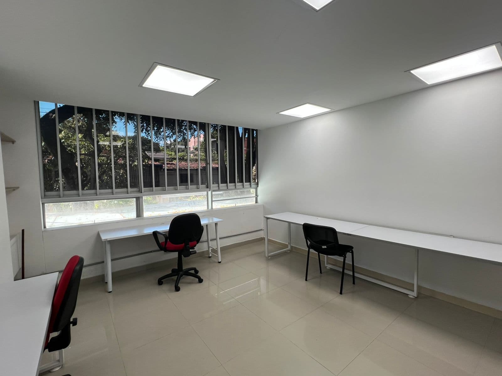 Oficina en arriendo en Estadio, Laureles, Medellín — foto 5 de 12