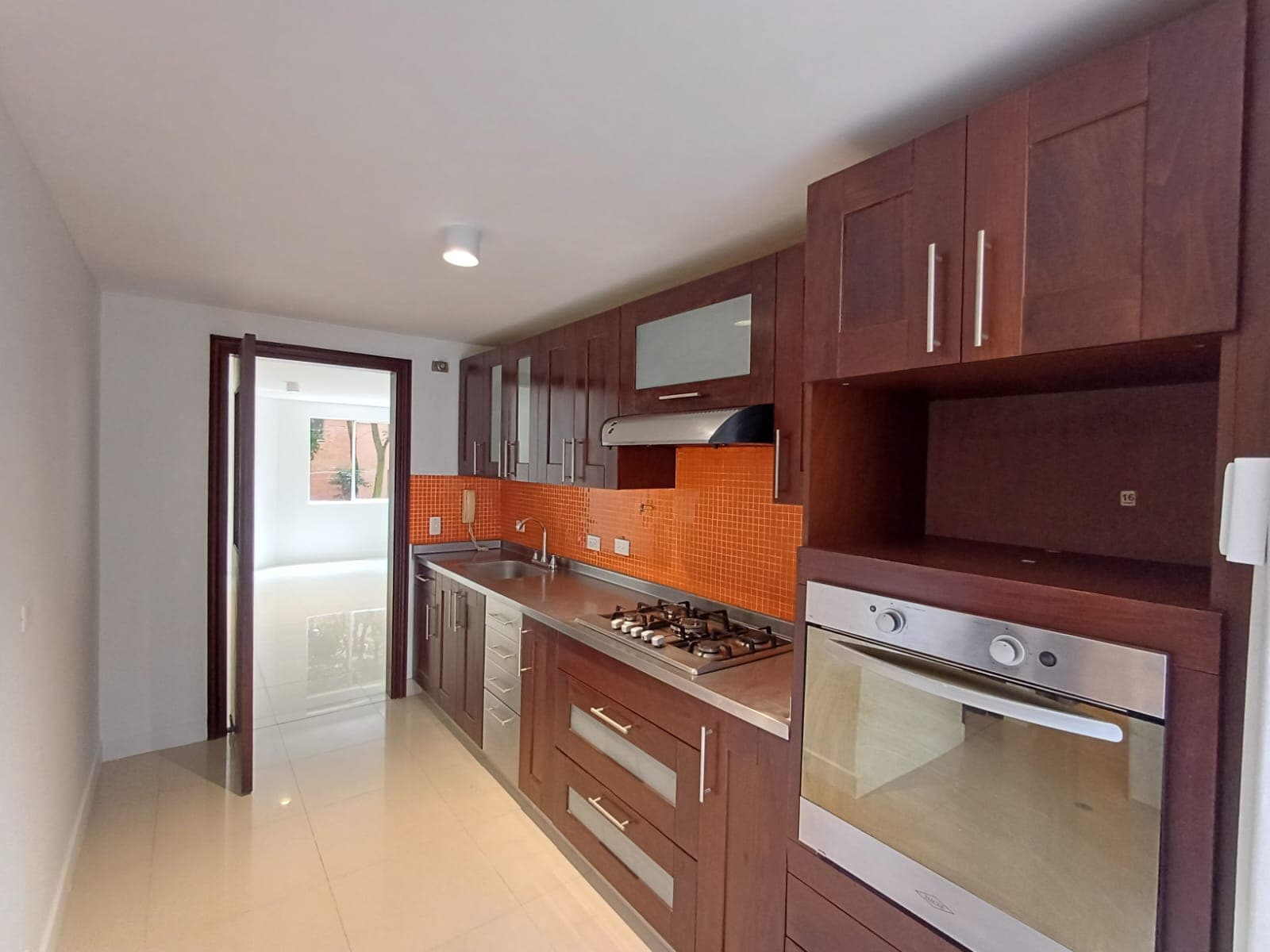 Apartamento en arriendo en Castropol, Poblado, Medellín — foto 2 de 20