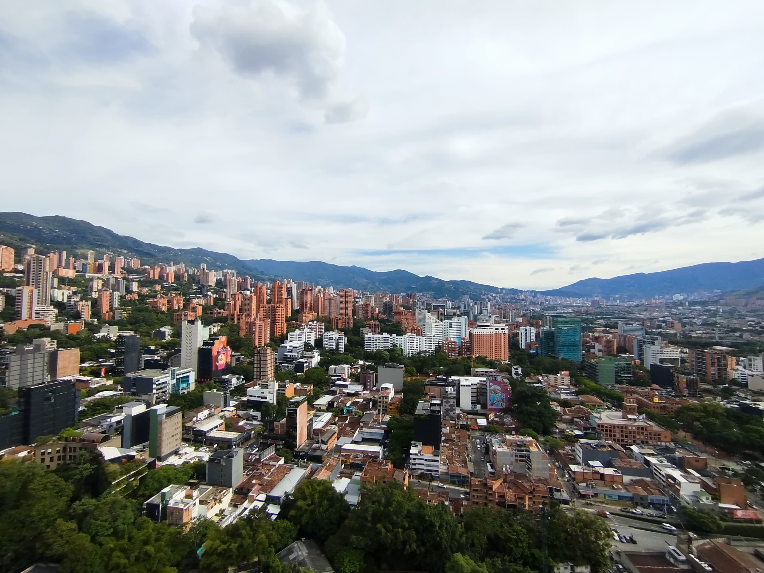 Apartamento en arriendo en Lalinde, Poblado, Medellín — foto 2 de 20