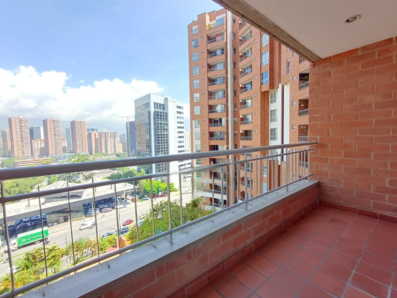 Apartamento en arriendo en Castropol, Poblado, Medellín — foto 2 de 20