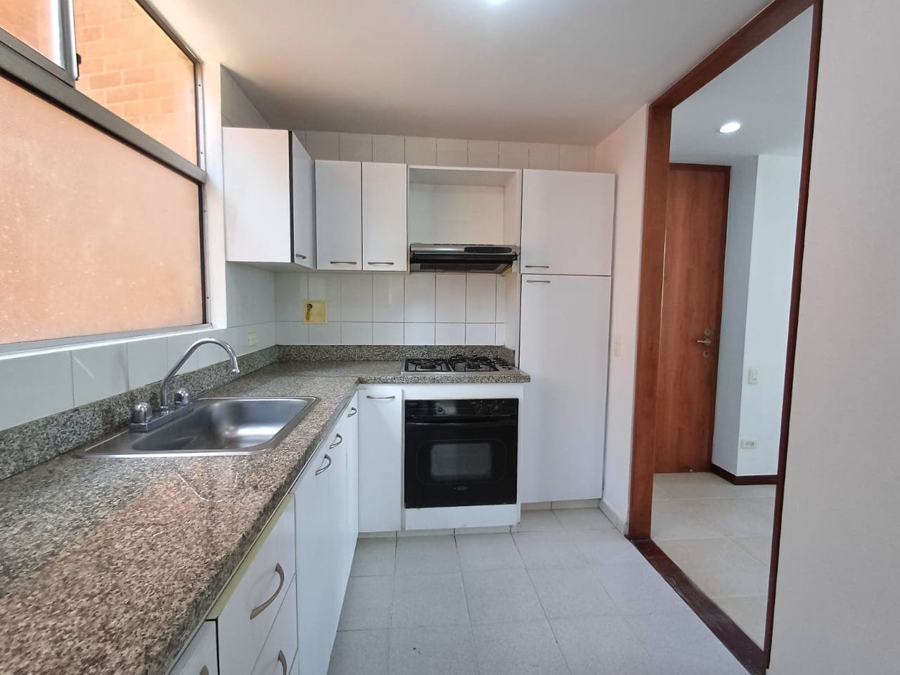 Apartamento en arriendo en Castropol, Poblado, Medellín — foto 4 de 20