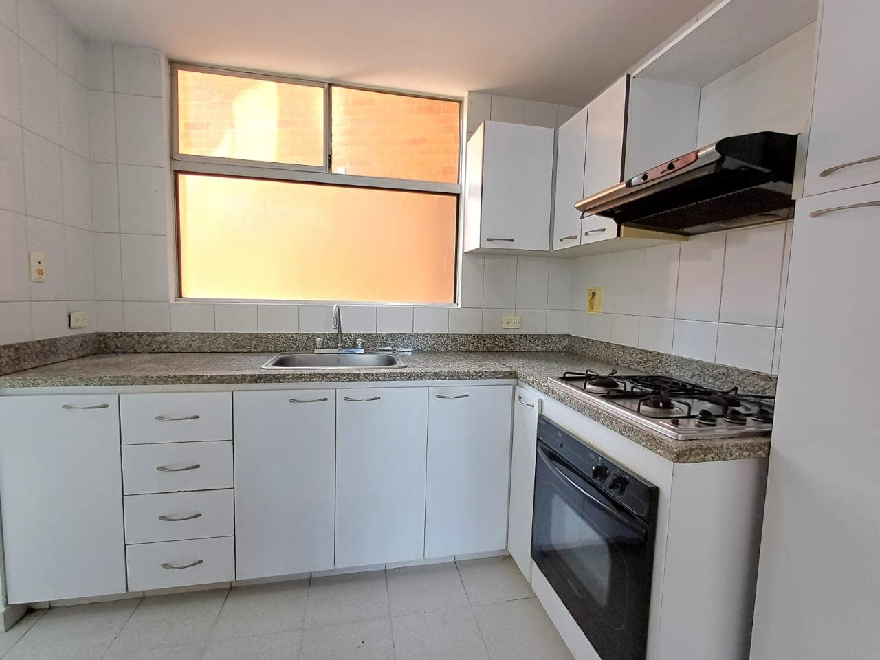 Apartamento en arriendo en Castropol, Poblado, Medellín — foto 5 de 20