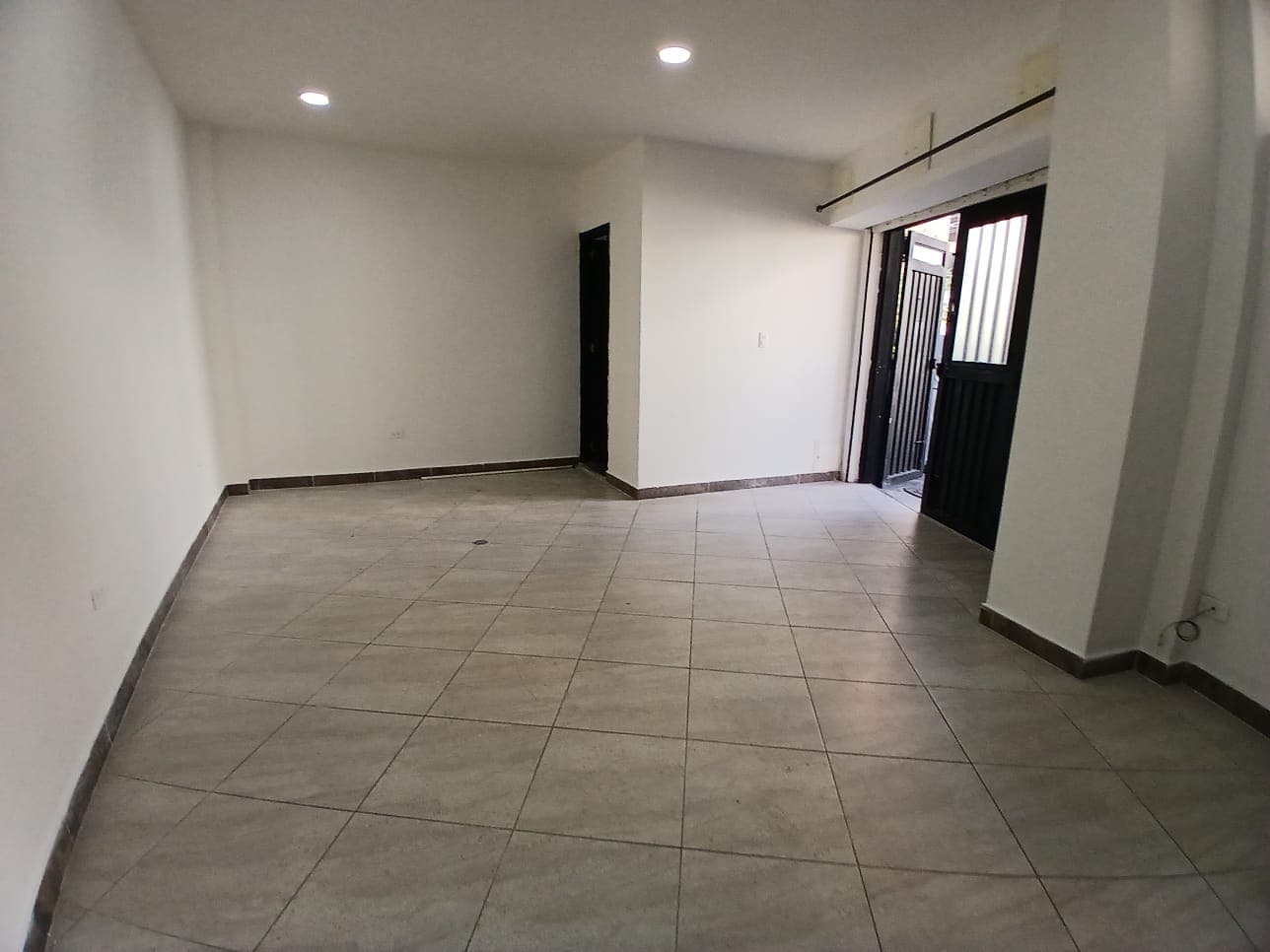 Apartaestudio en arriendo en La Floresta, La America, Medellín — foto 5 de 12