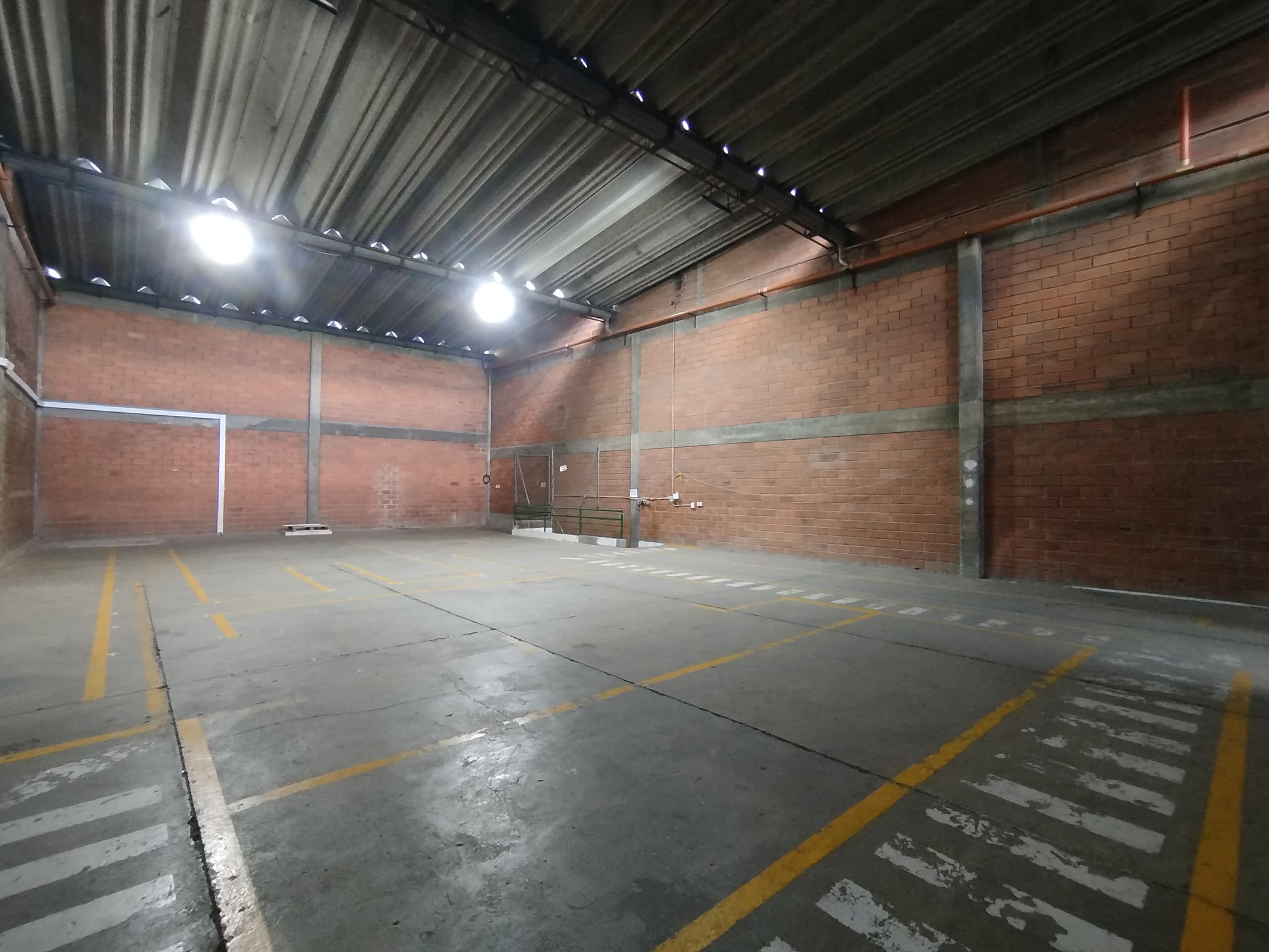 Bodega en arriendo en Caribe, Medellín — foto 4 de 17