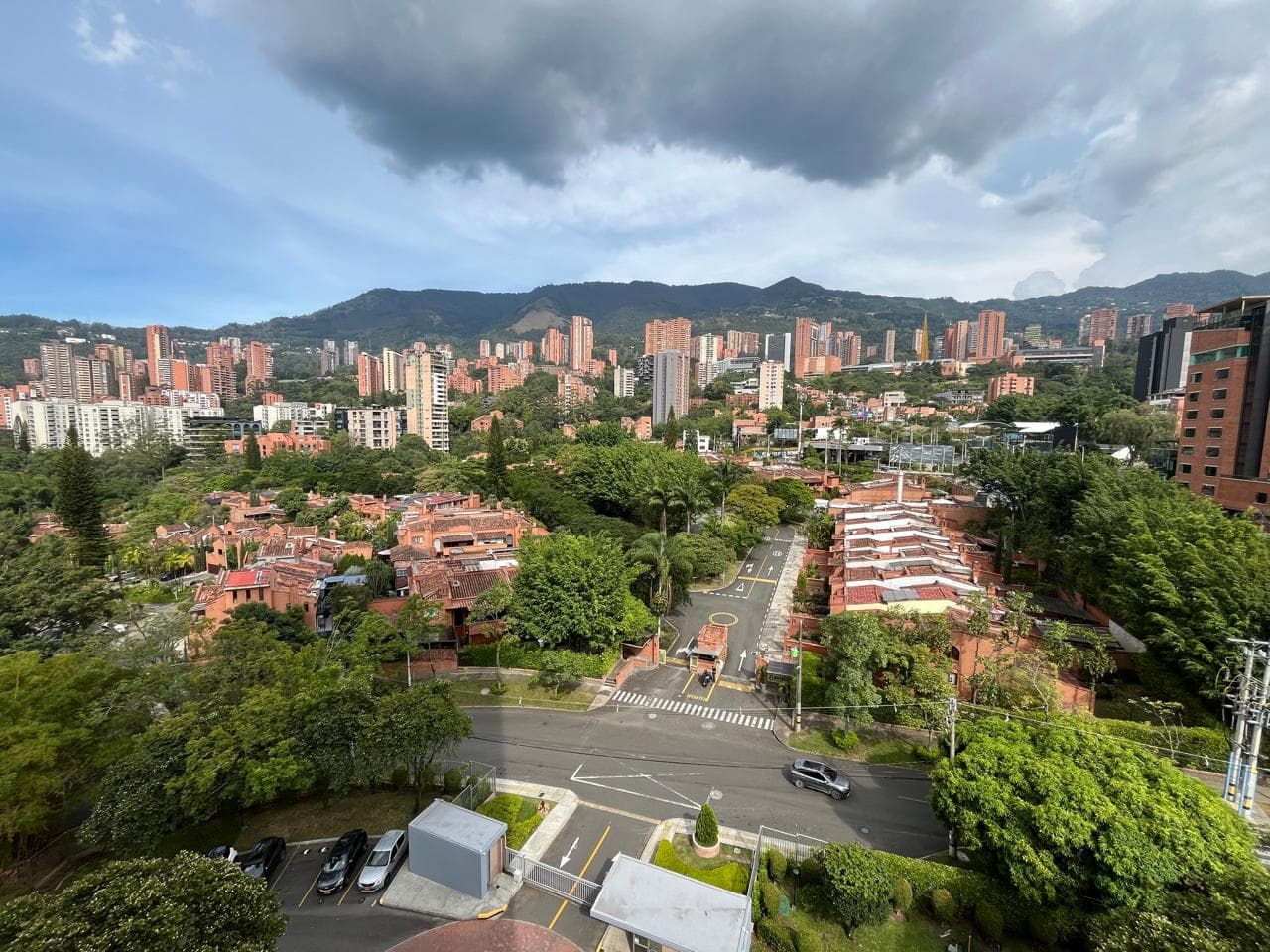 Apartamento en arriendo en Los Parra, Poblado, Medellín — foto 1 de 20