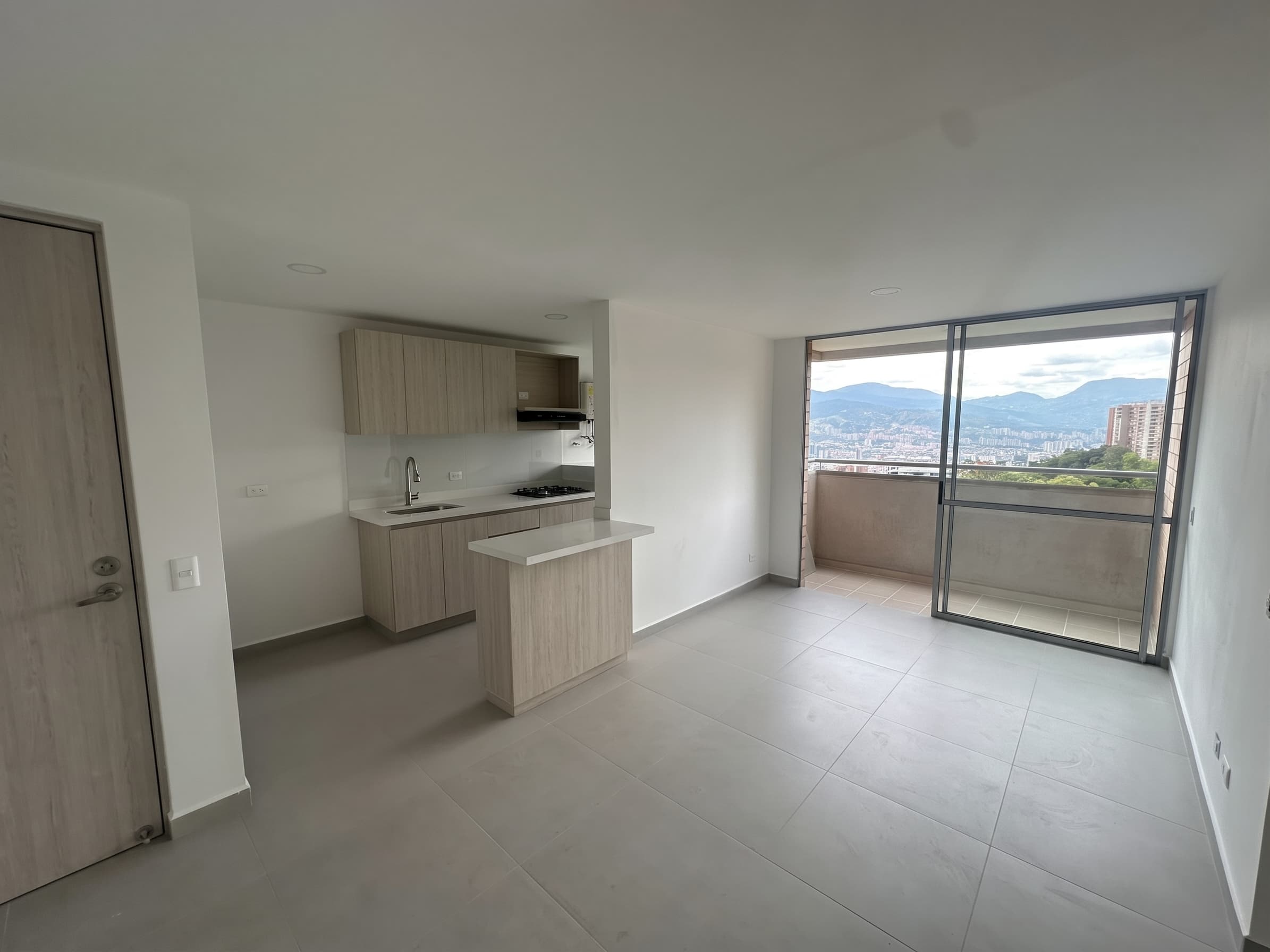 Apartamento en arriendo en El Chinguí, Envigado — foto 4 de 17