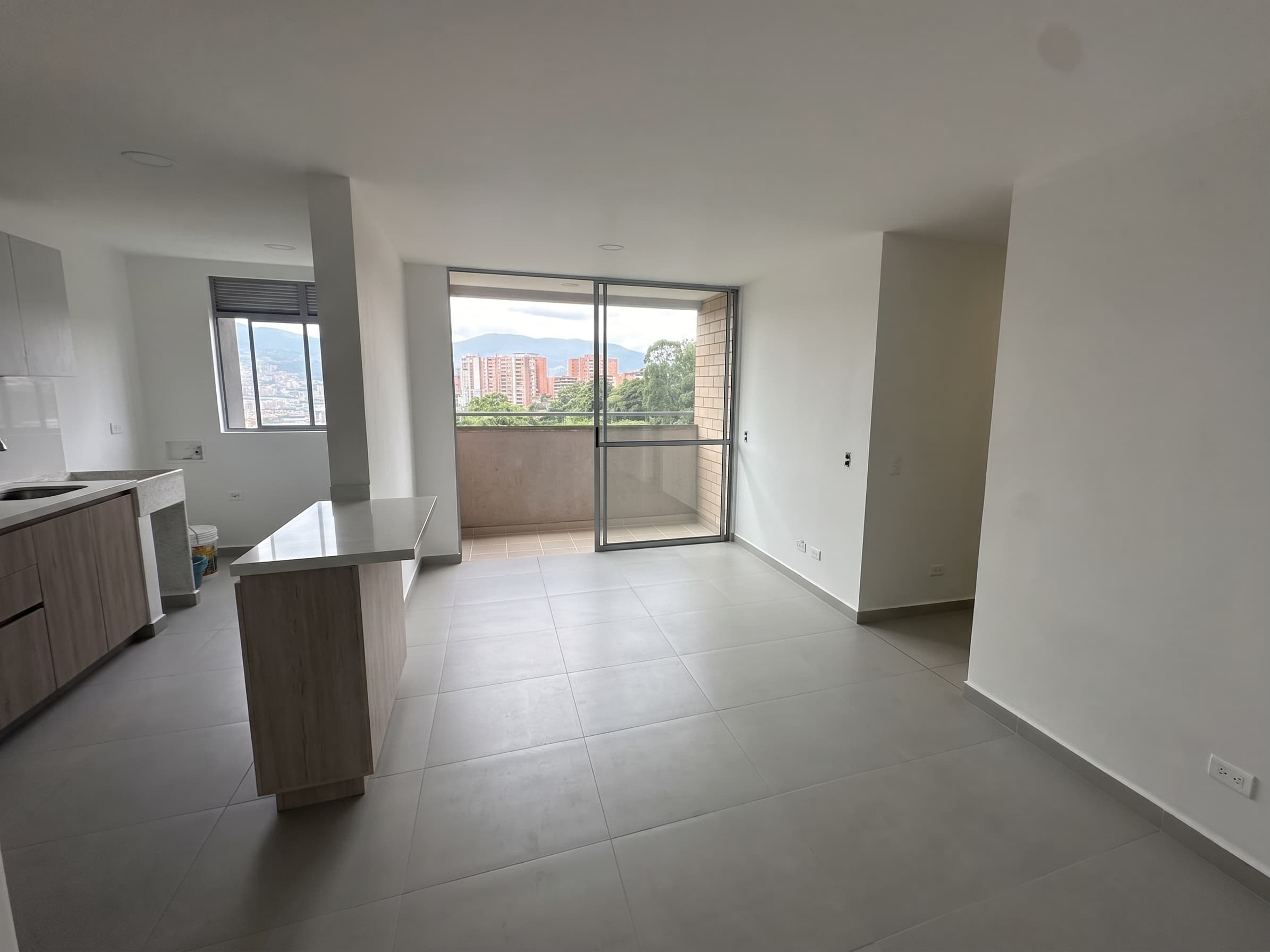 Apartamento en arriendo en El Chinguí, Envigado — foto 5 de 17