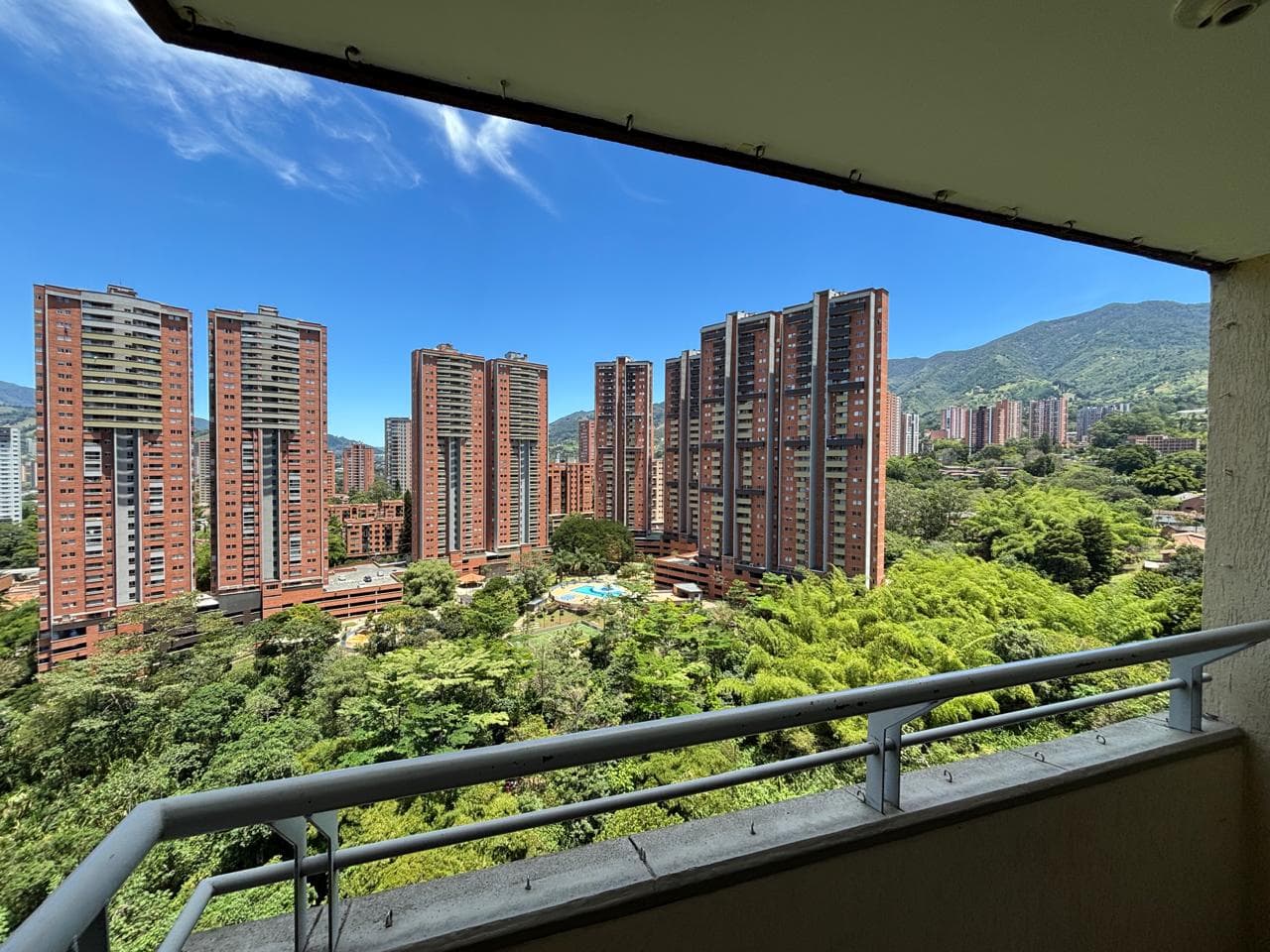 Apartamento en arriendo en Ditaires, Itagui — foto 1 de 15