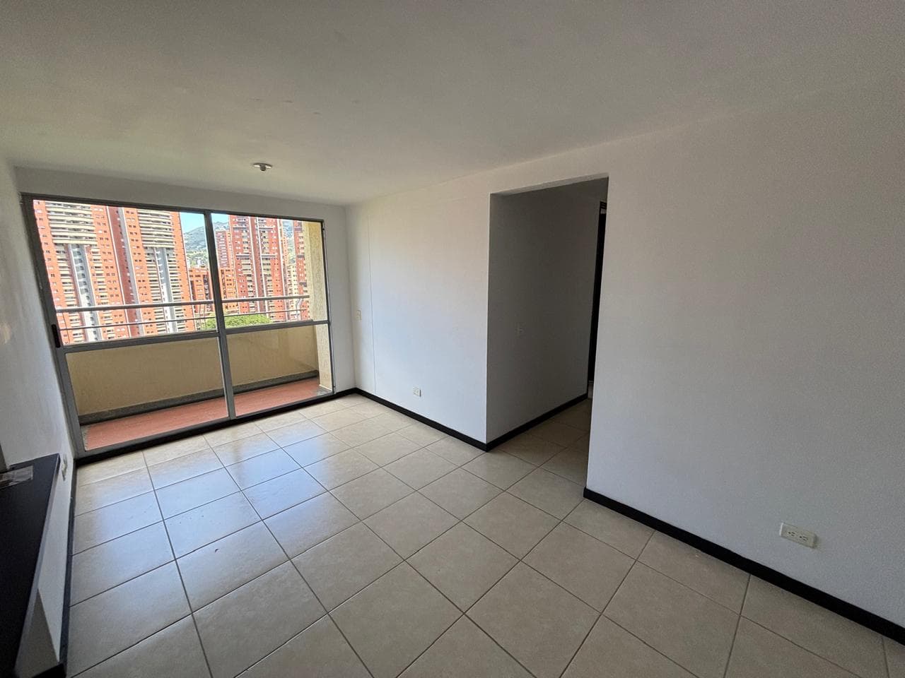 Apartamento en arriendo en Ditaires, Itagui — foto 2 de 15