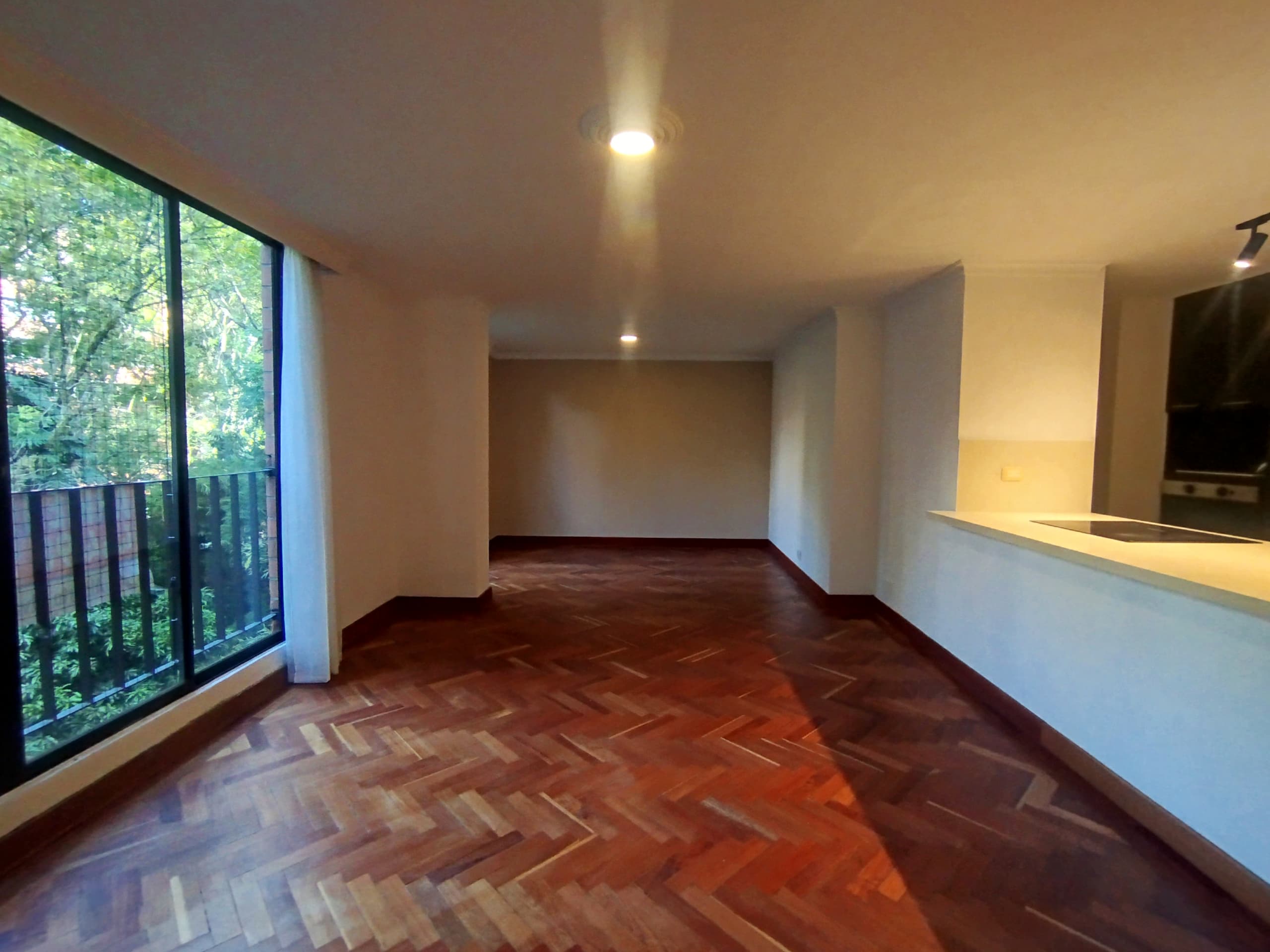 Apartamento en arriendo en Lalinde, Poblado, Medellín — foto 3 de 18