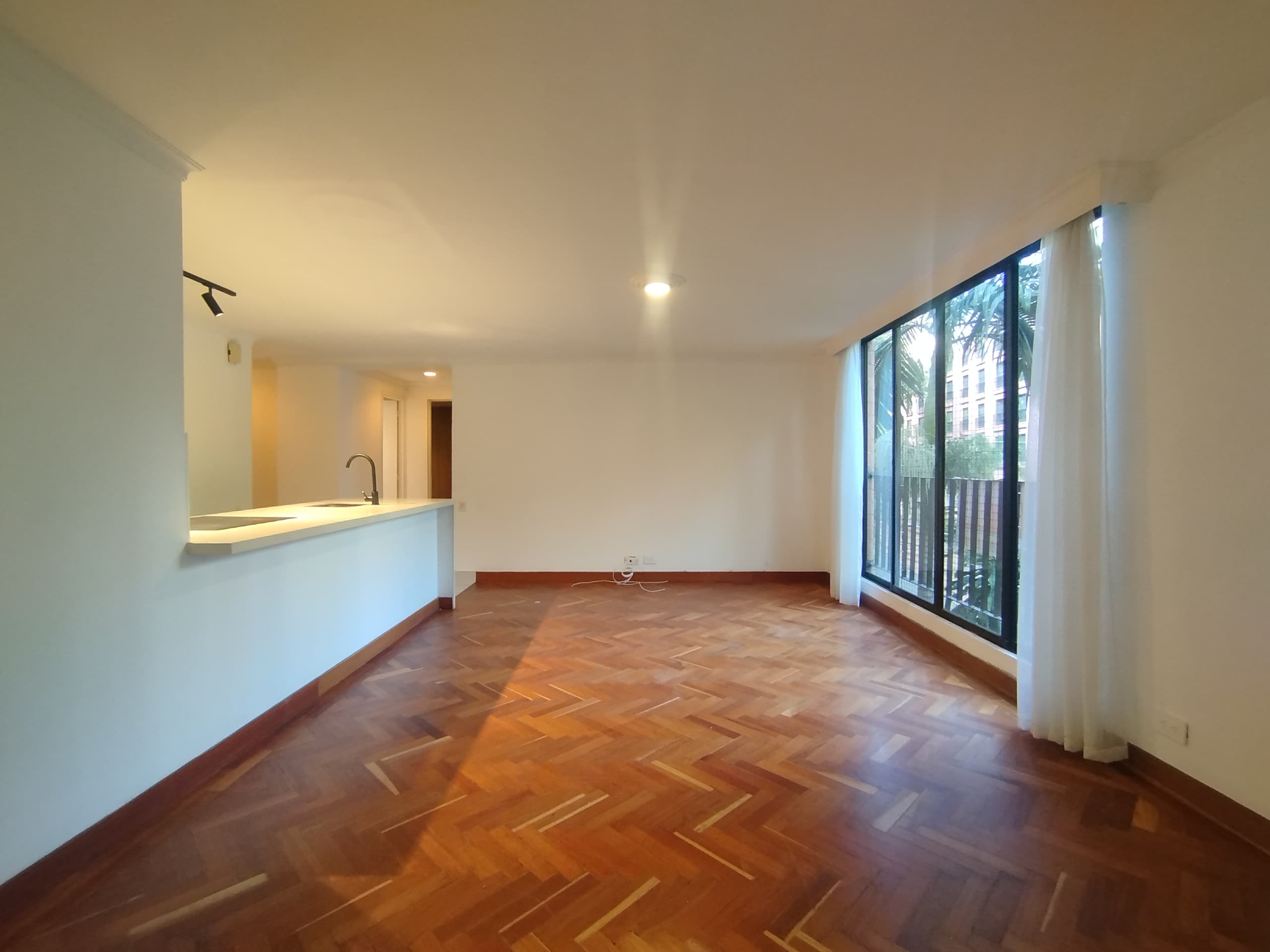 Apartamento en arriendo en Lalinde, Poblado, Medellín — foto 4 de 18